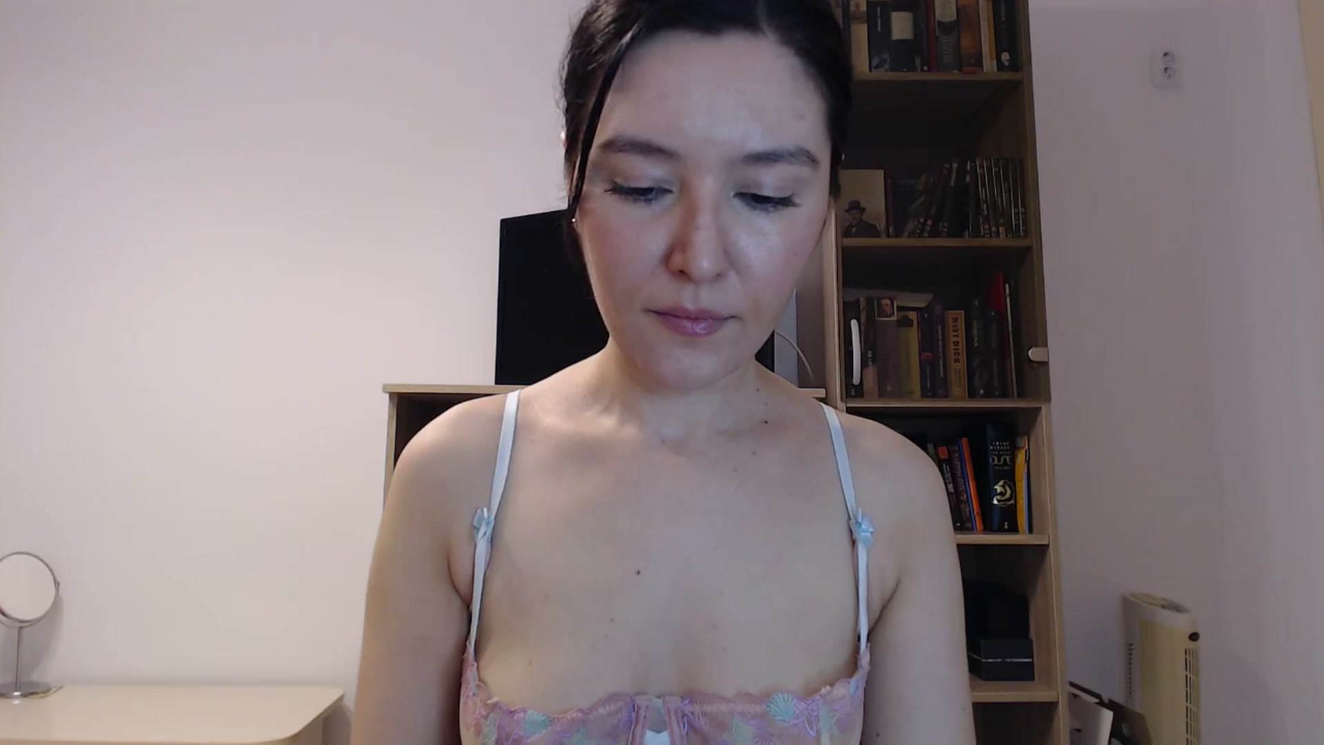 Gallery image thumbnail from SailorJupitr's myfreecams stream on, 09/13/2024, 19:36 image 2 of 20