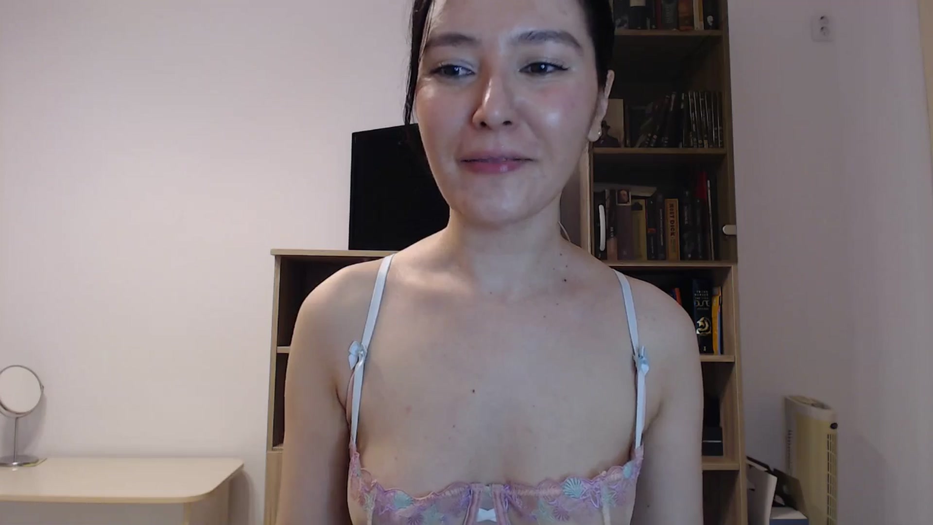 Gallery image thumbnail from SailorJupitr's myfreecams stream on, 09/13/2024, 20:20 image 13 of 20