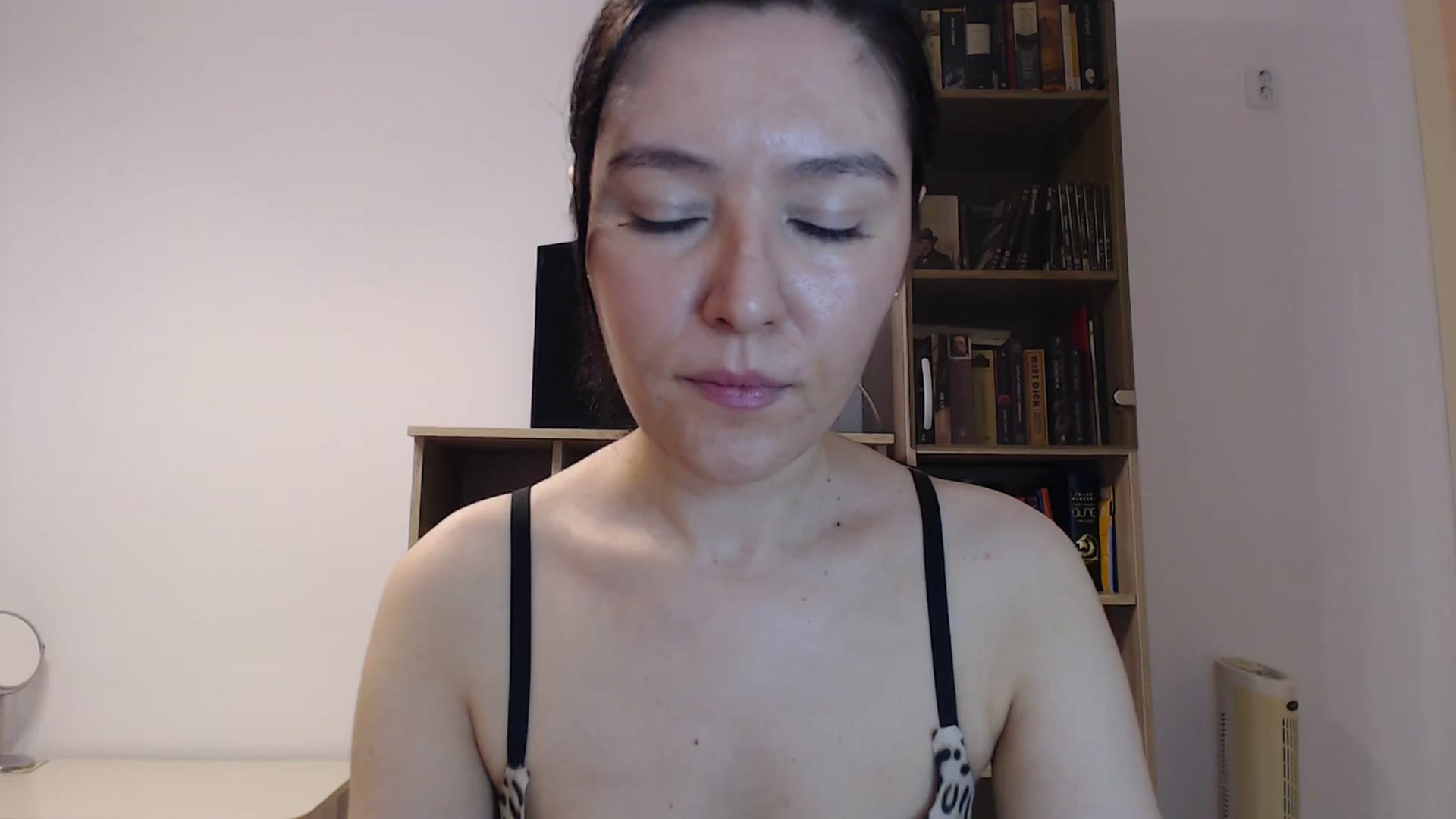 Gallery image thumbnail from SailorJupitr's myfreecams stream on, 09/15/2024, 19:48 image 2 of 20