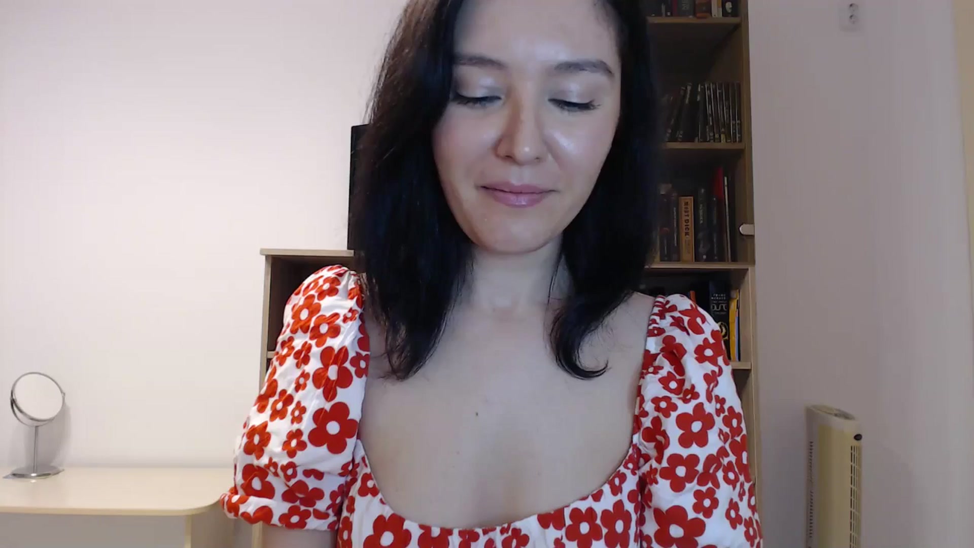 Gallery image thumbnail from SailorJupitr's myfreecams stream on, 09/19/2024, 19:25 image 18 of 20