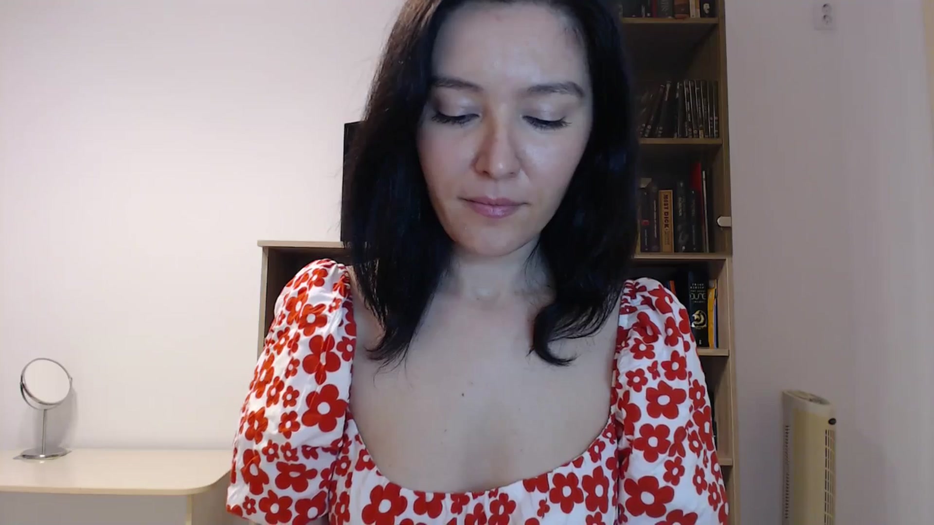 Gallery image thumbnail from SailorJupitr's myfreecams stream on, 09/19/2024, 19:25 image 4 of 20