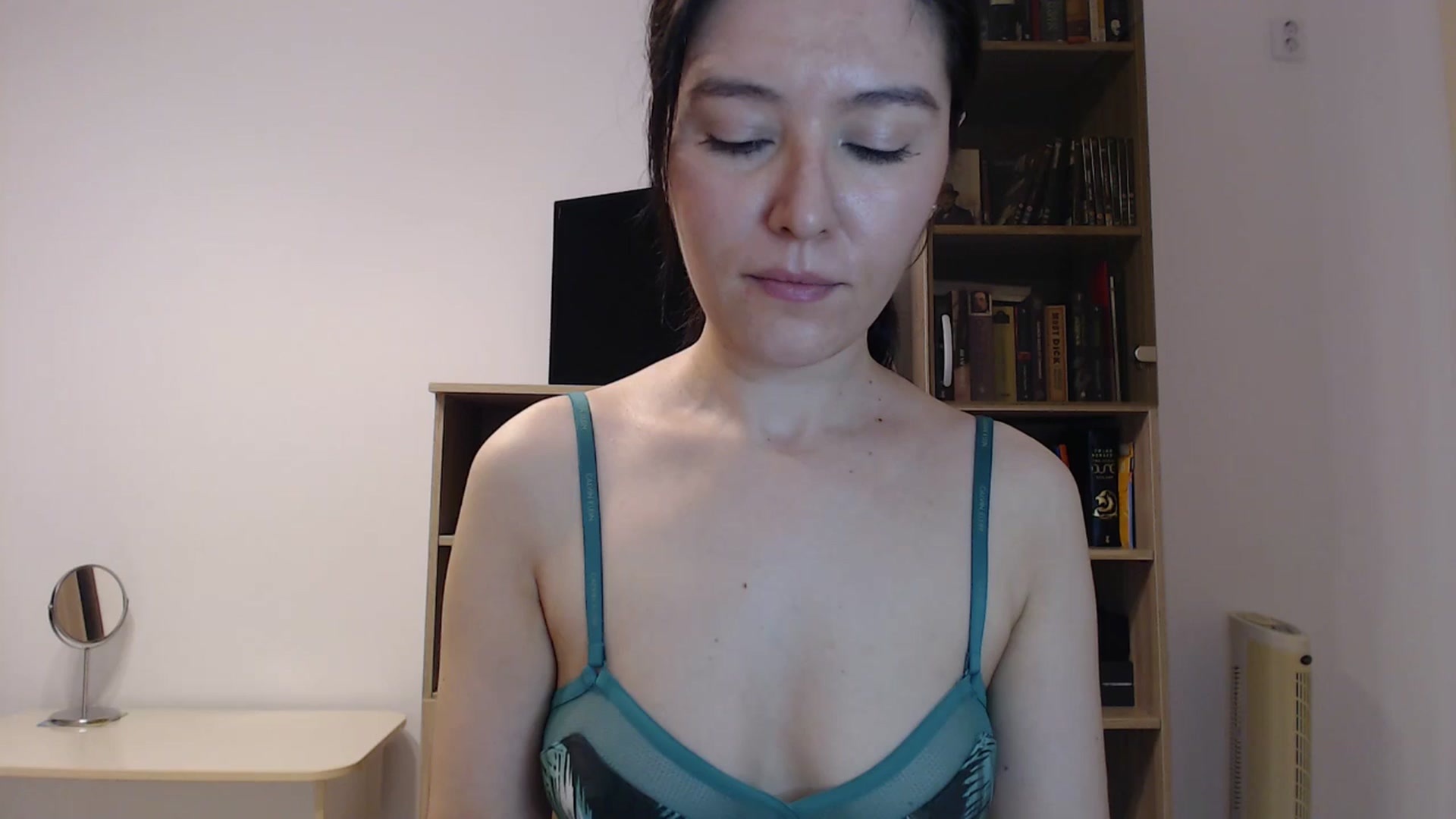 Gallery image thumbnail from SailorJupitr's myfreecams stream on, 10/05/2024, 20:34 image 12 of 20