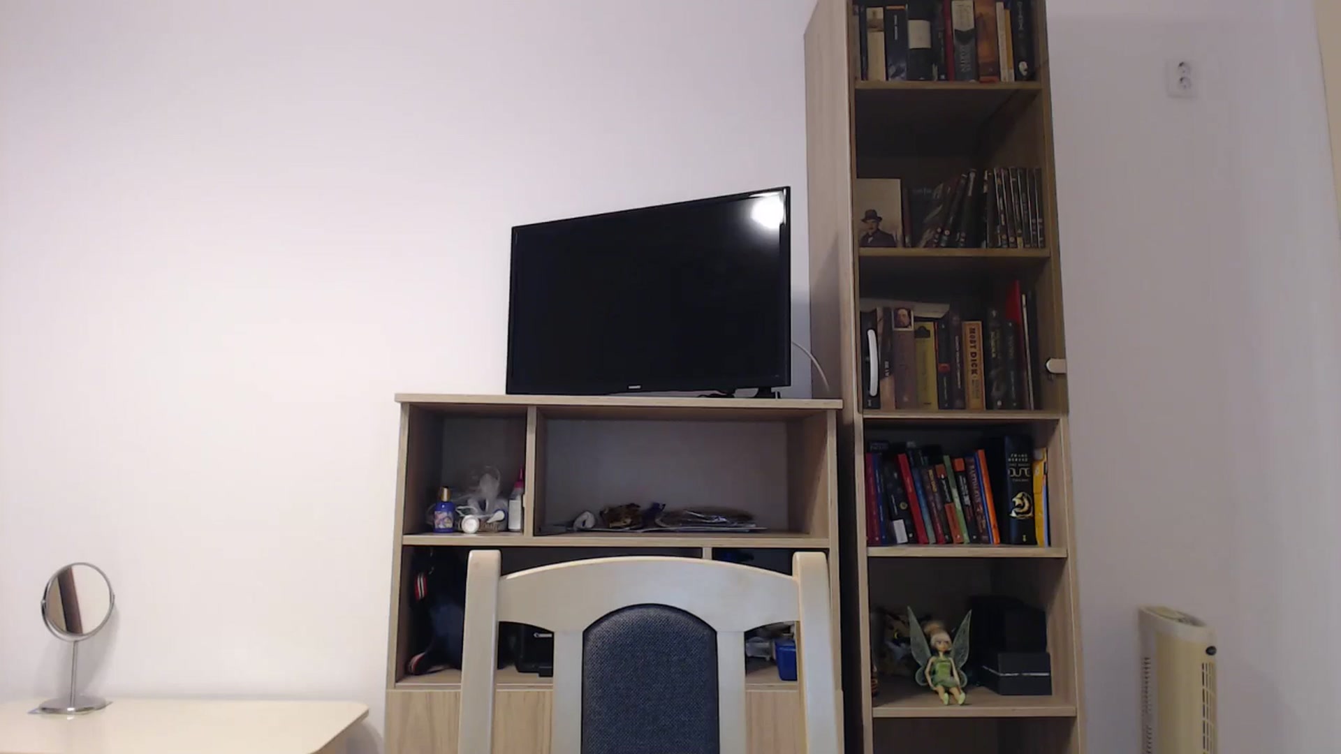 Gallery image thumbnail from SailorJupitr's myfreecams stream on, 10/13/2024, 20:17 image 2 of 20