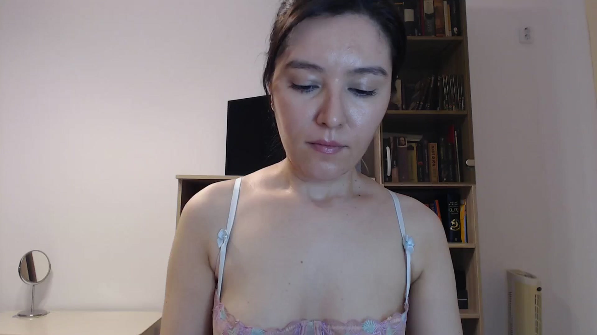 Gallery image thumbnail from SailorJupitr's myfreecams stream on, 10/13/2024, 20:17 image 15 of 20