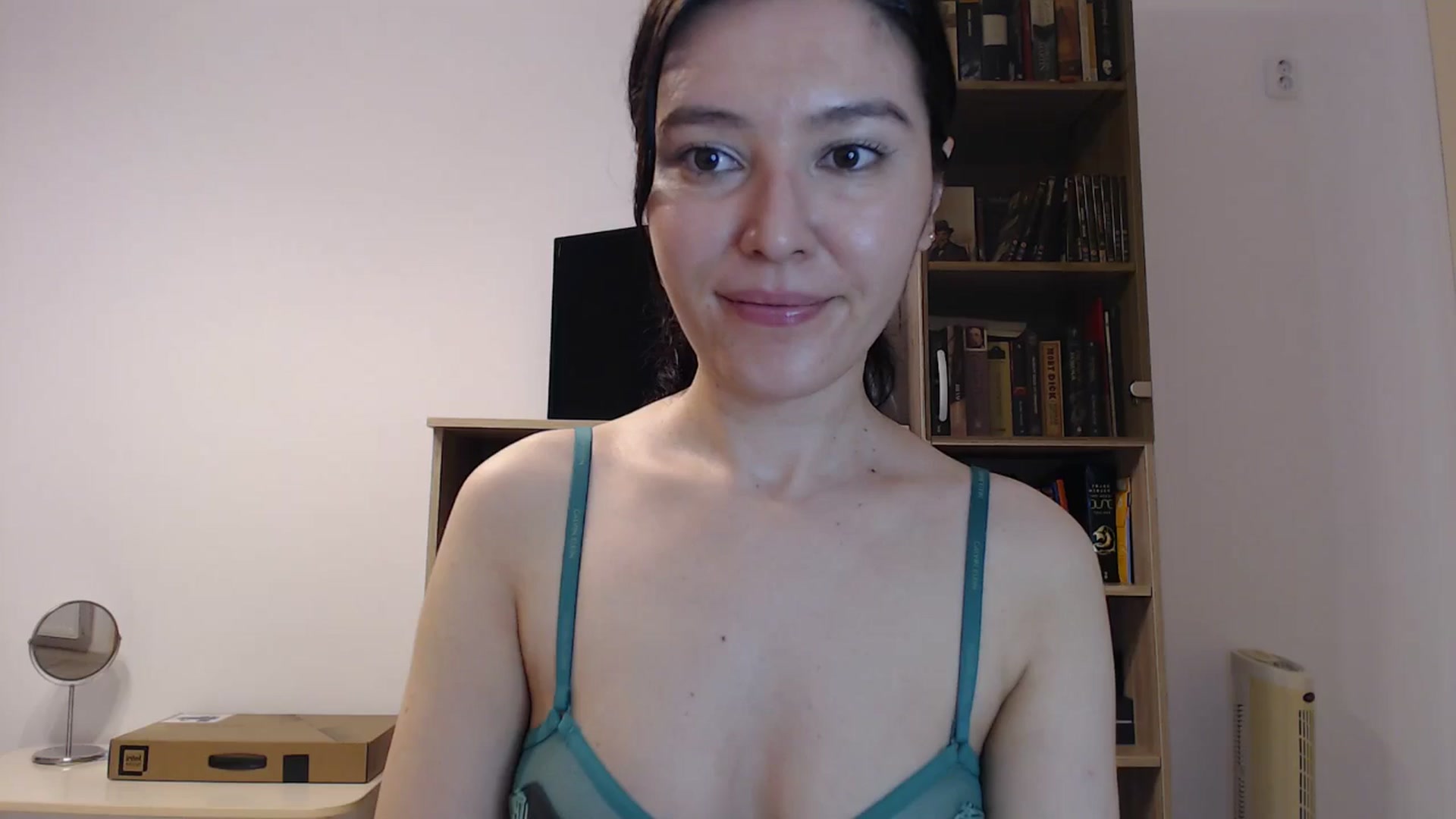 Gallery image thumbnail from SailorJupitr's myfreecams stream on, 10/17/2024, 20:50 image 1 of 20