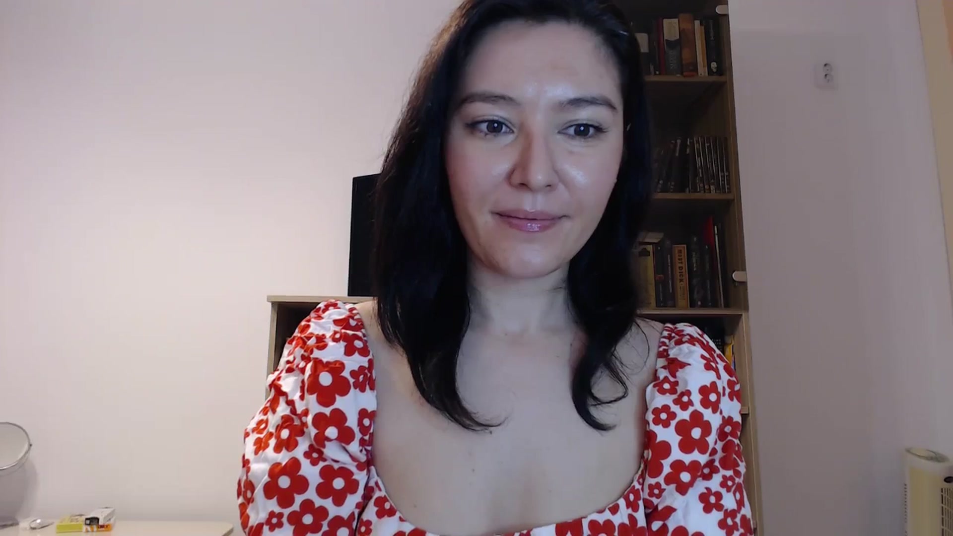 Gallery image thumbnail from SailorJupitr's myfreecams stream on, 10/27/2024, 19:58 image 10 of 20