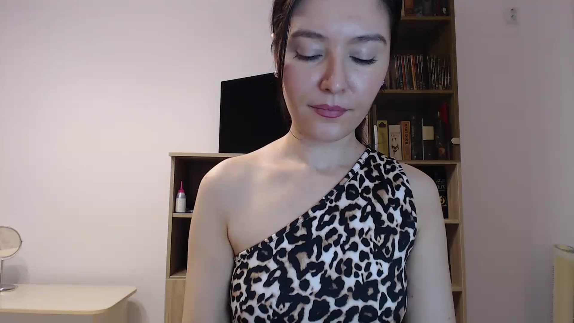 Gallery image thumbnail from SailorJupitr's myfreecams stream on, 11/13/2024, 07:54 image 18 of 20