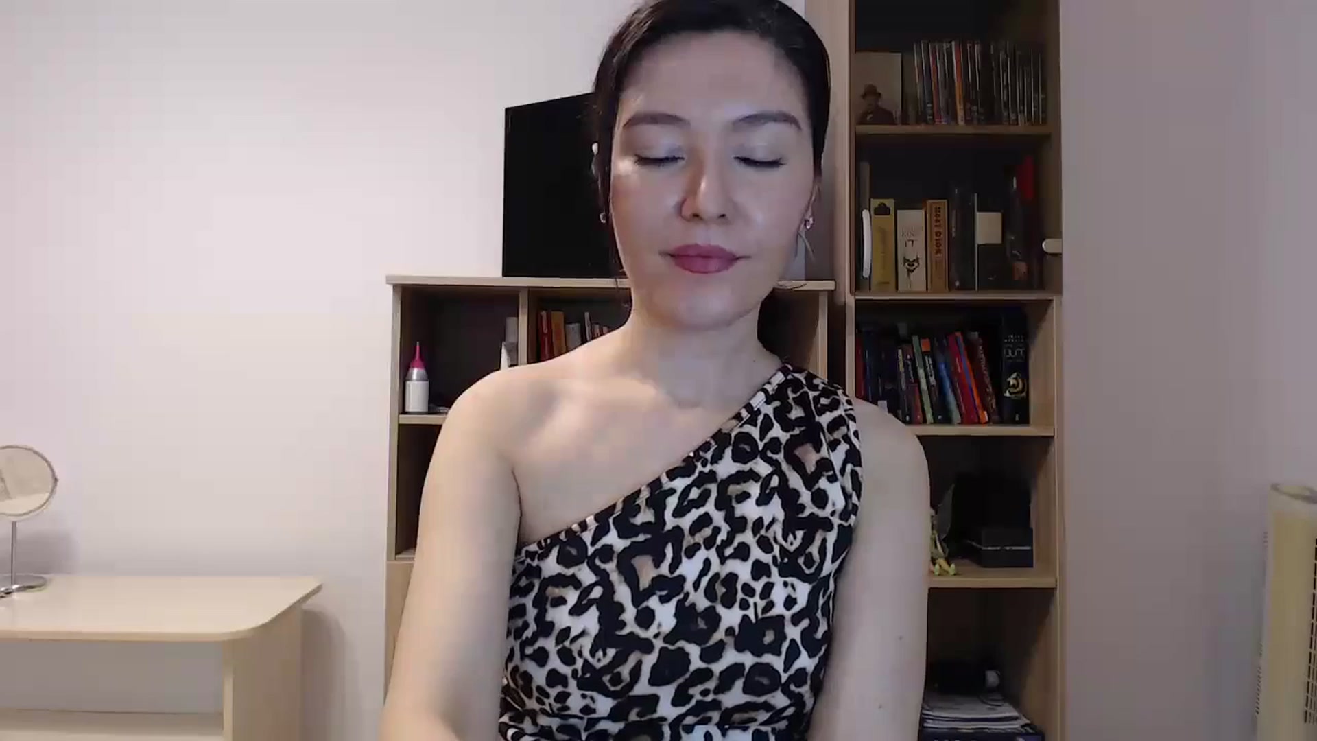 Gallery image thumbnail from SailorJupitr's myfreecams stream on, 11/13/2024, 07:54 image 8 of 20