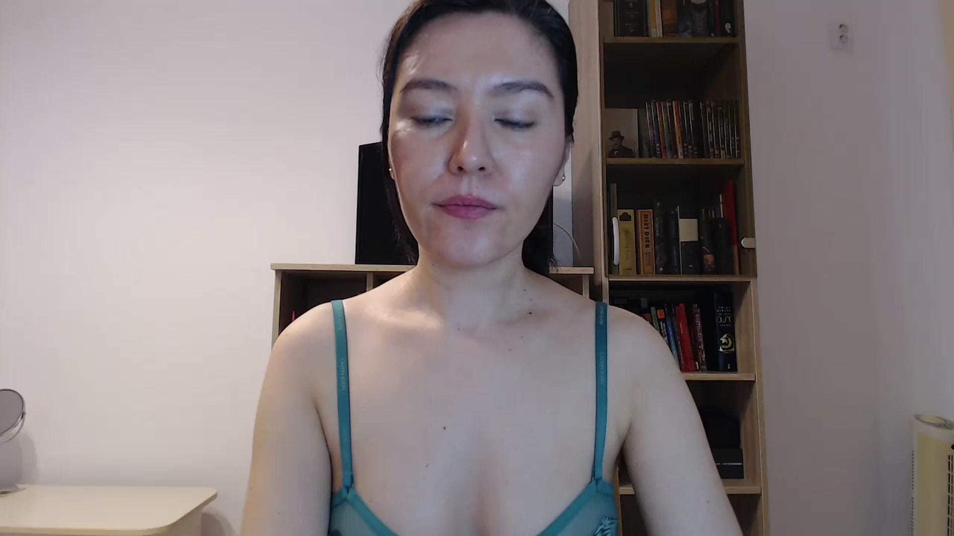 Gallery image thumbnail from SailorJupitr's myfreecams stream on, 11/14/2024, 21:15 image 2 of 20