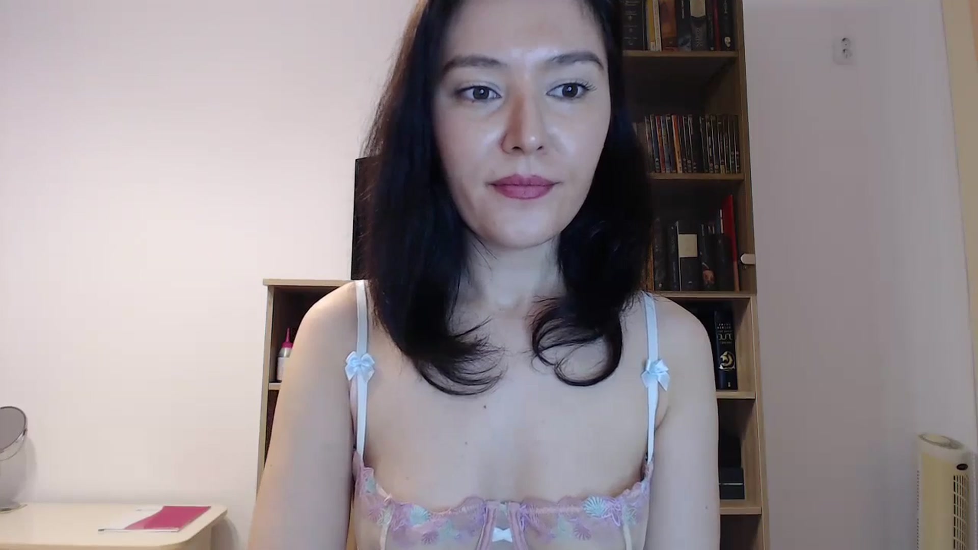 Gallery image thumbnail from SailorJupitr's myfreecams stream on, 11/21/2024, 22:12 image 2 of 20