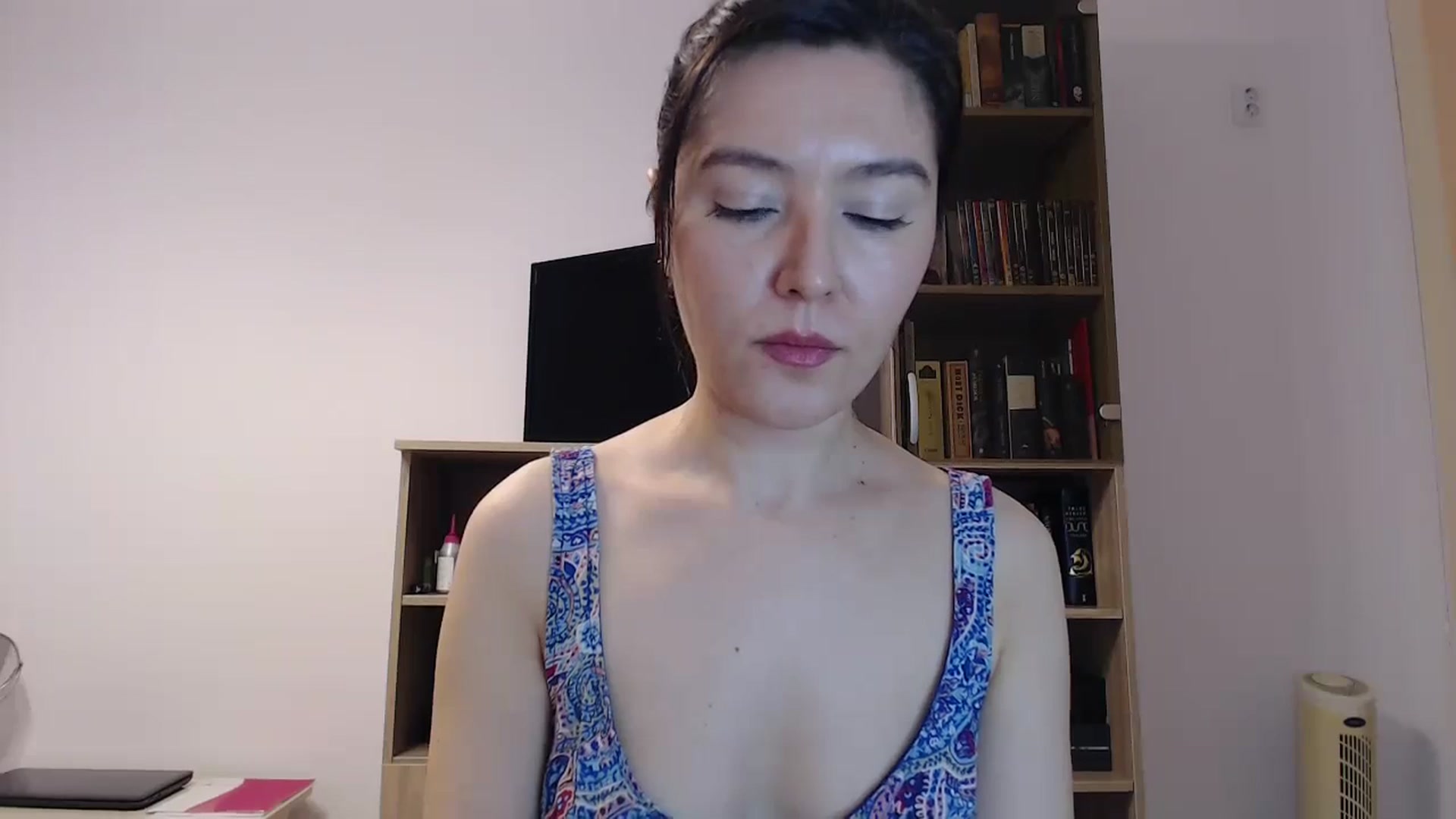 Gallery image thumbnail from SailorJupitr's myfreecams stream on, 11/22/2024, 19:58 image 4 of 20