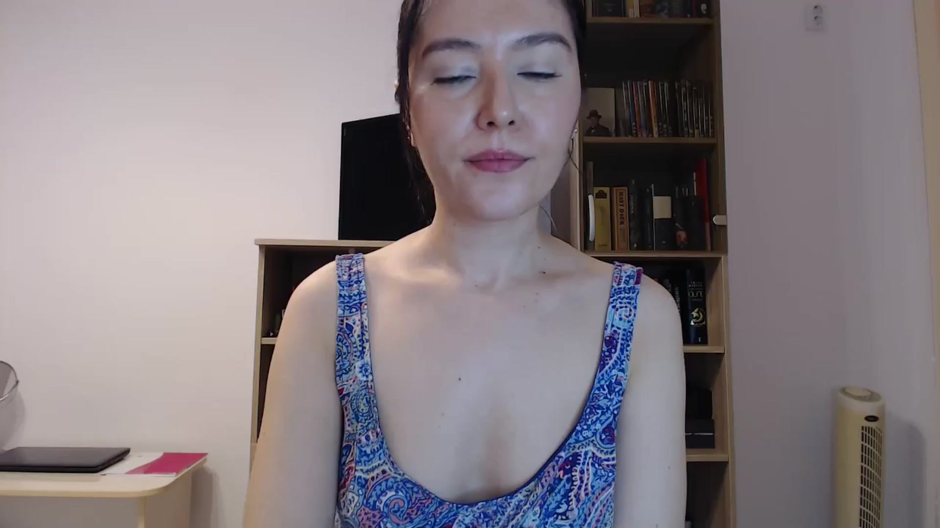 Gallery image thumbnail from SailorJupitr's myfreecams stream on, 11/22/2024, 21:54 image 3 of 20
