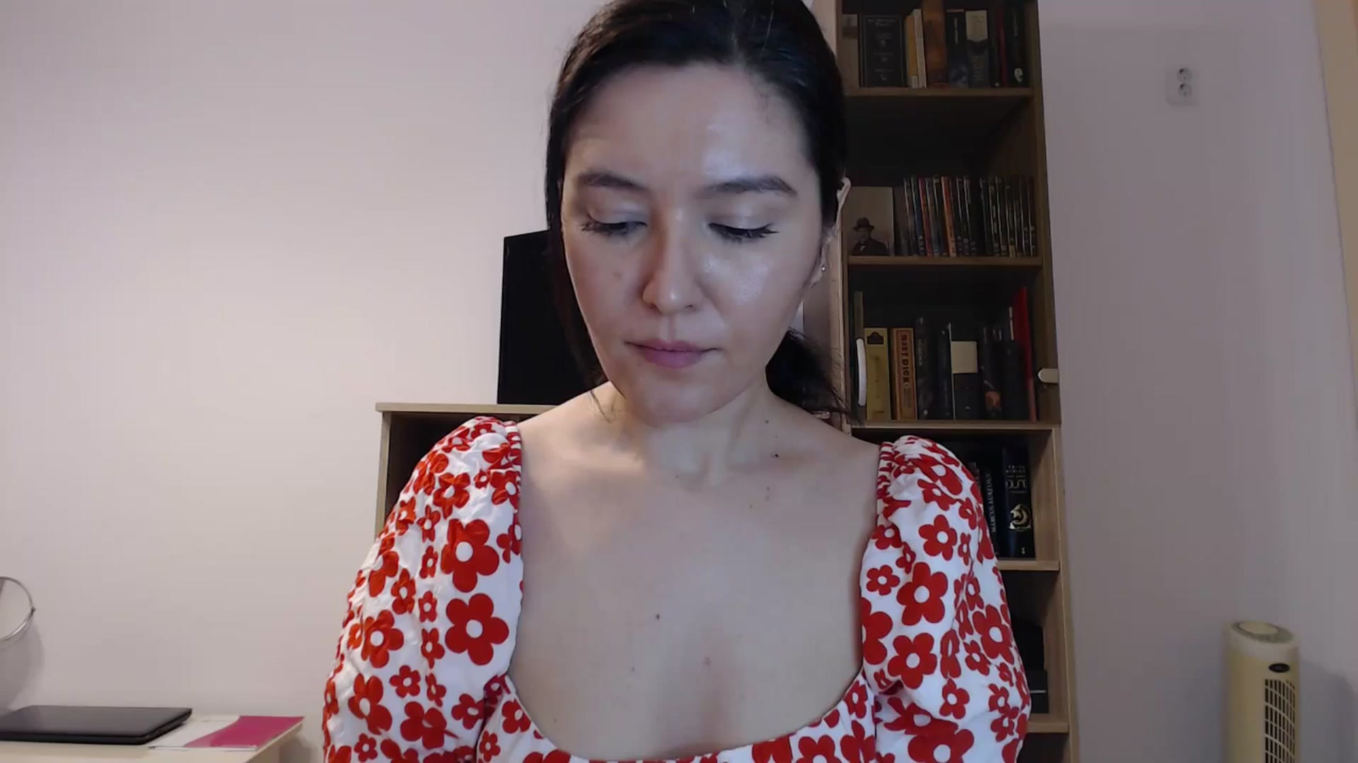 Gallery image thumbnail from SailorJupitr's myfreecams stream on, 11/24/2024, 23:07 image 19 of 20