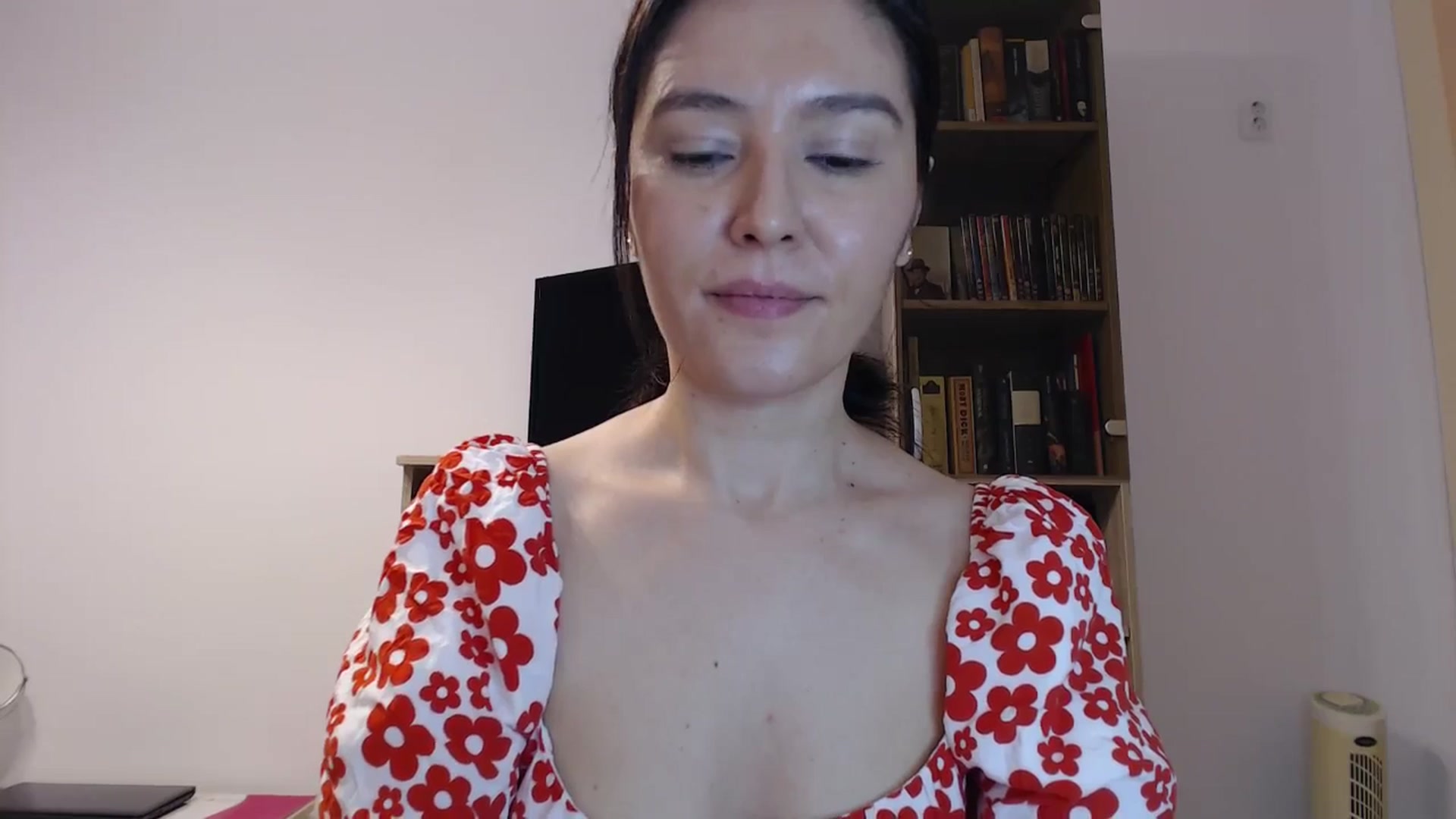 Gallery image thumbnail from SailorJupitr's myfreecams stream on, 11/24/2024, 23:07 image 10 of 20