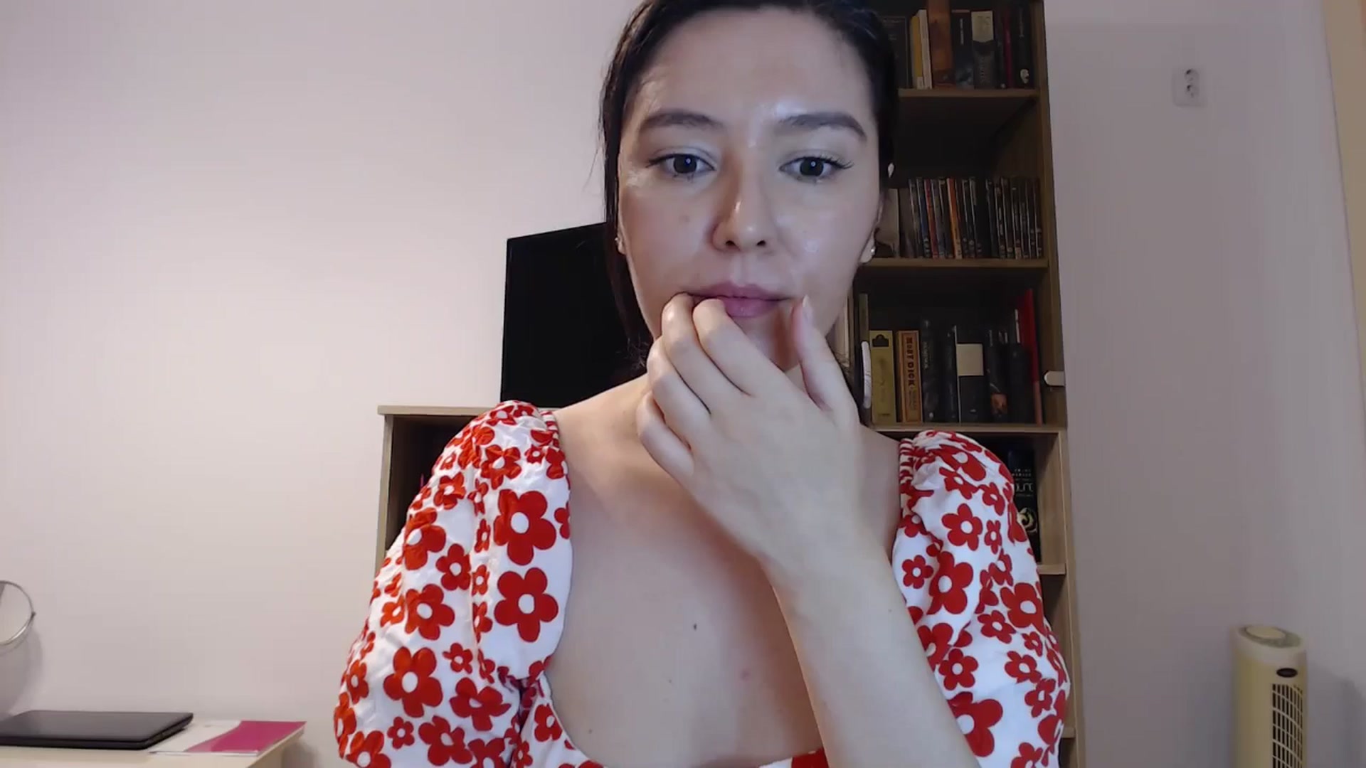 Gallery image thumbnail from SailorJupitr's myfreecams stream on, 11/24/2024, 23:07 image 18 of 20