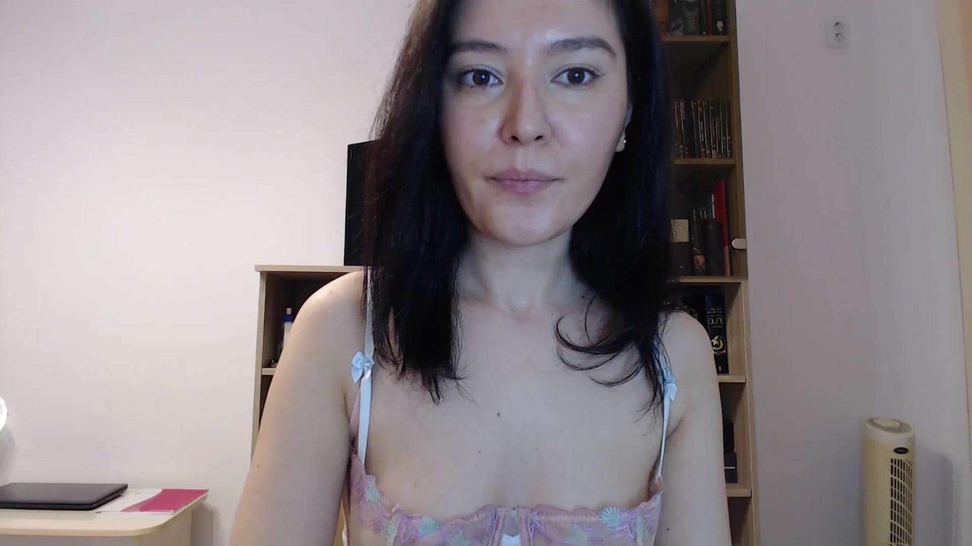 Gallery image thumbnail from SailorJupitr's myfreecams stream on, 11/27/2024, 22:30 image 18 of 20