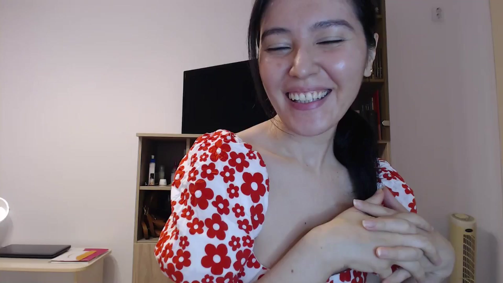 Gallery image thumbnail from SailorJupitr's myfreecams stream on, 11/28/2024, 21:26 image 12 of 20