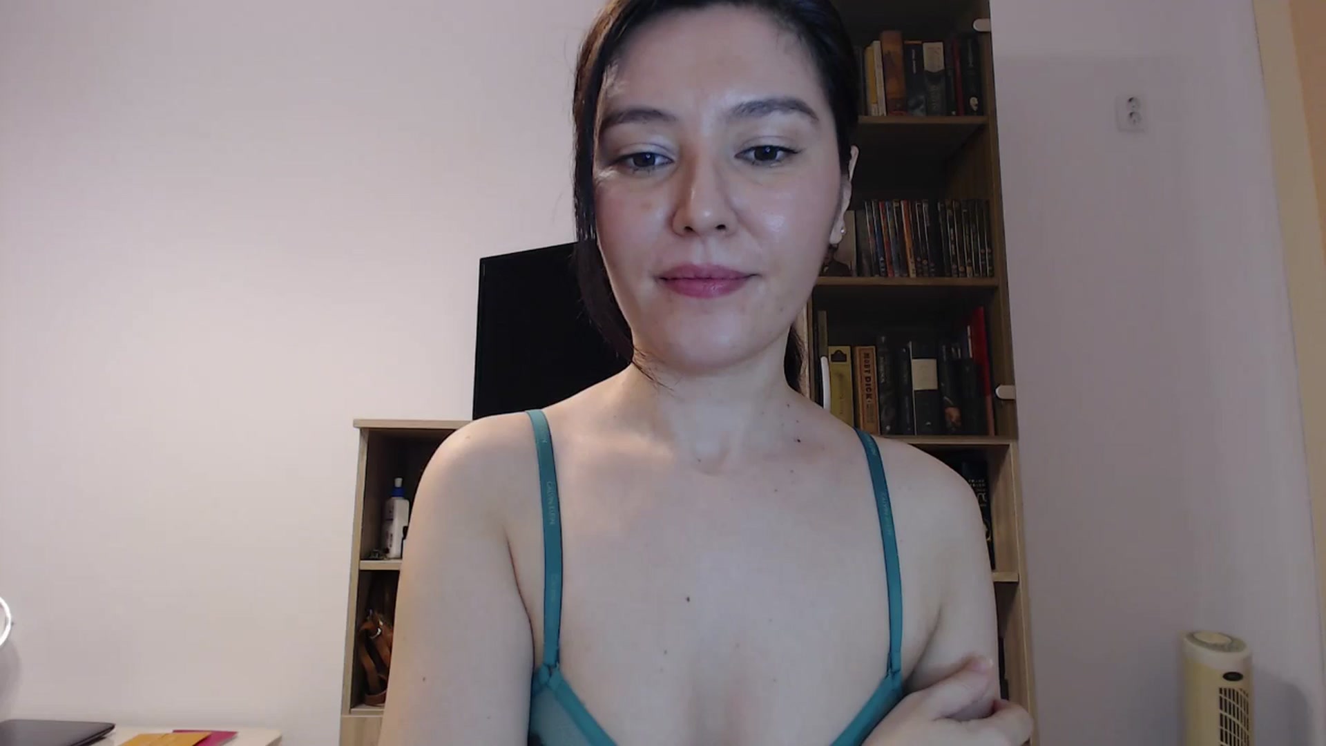 Gallery image thumbnail from SailorJupitr's myfreecams stream on, 11/30/2024, 20:44 image 5 of 20