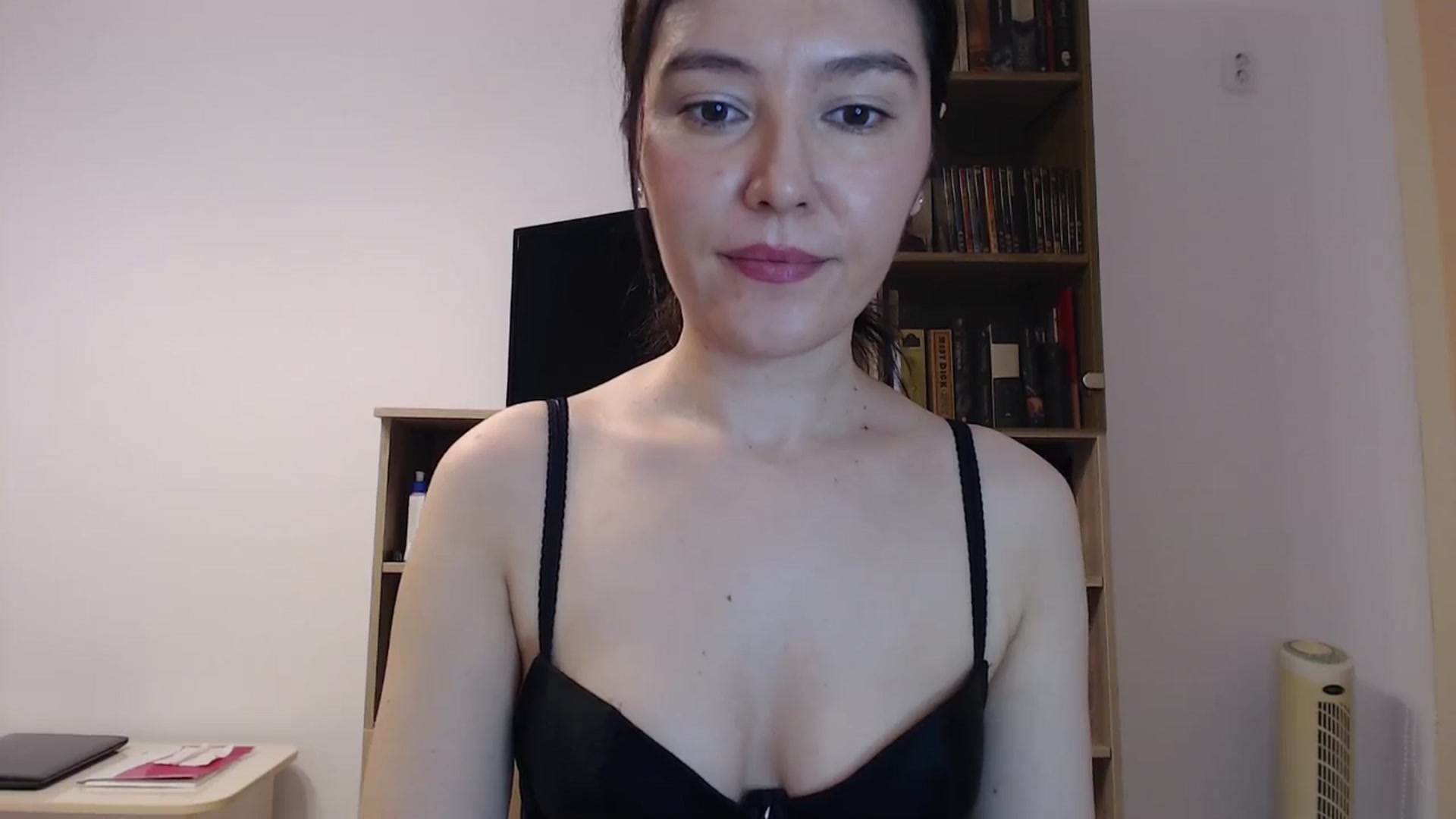 Gallery image thumbnail from SailorJupitr's myfreecams stream on, 12/04/2024, 21:49 image 5 of 20