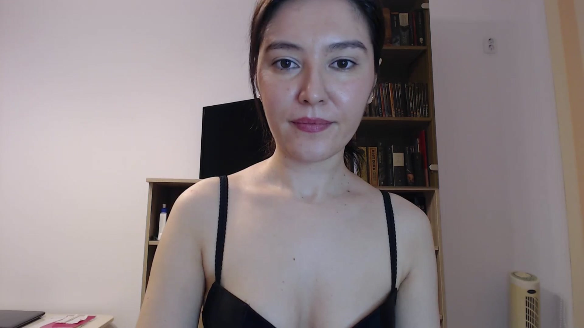 Gallery image thumbnail from SailorJupitr's myfreecams stream on, 12/04/2024, 21:49 image 6 of 20