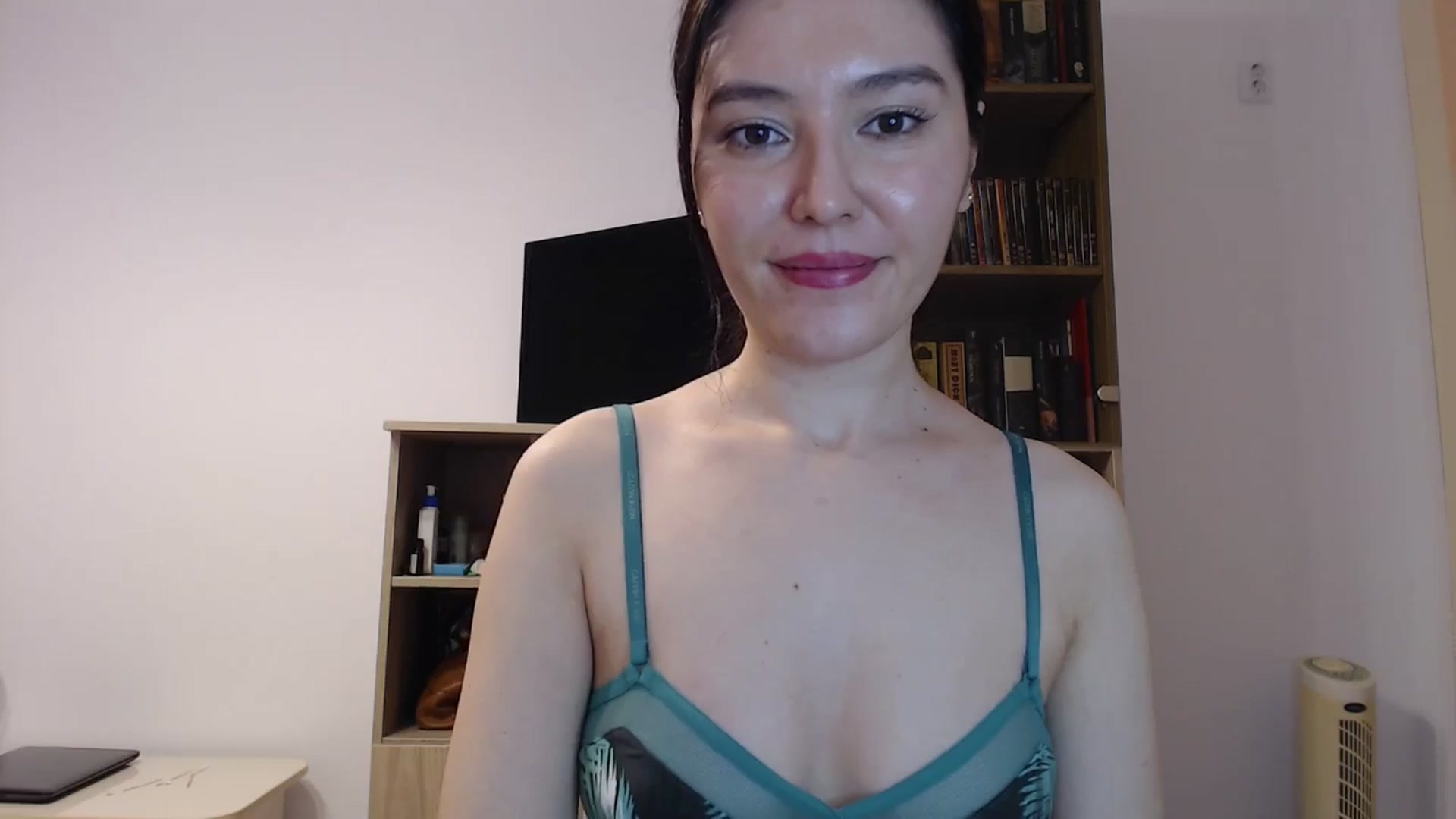 Gallery image thumbnail from SailorJupitr's myfreecams stream on, 12/08/2024, 21:49 image 7 of 20