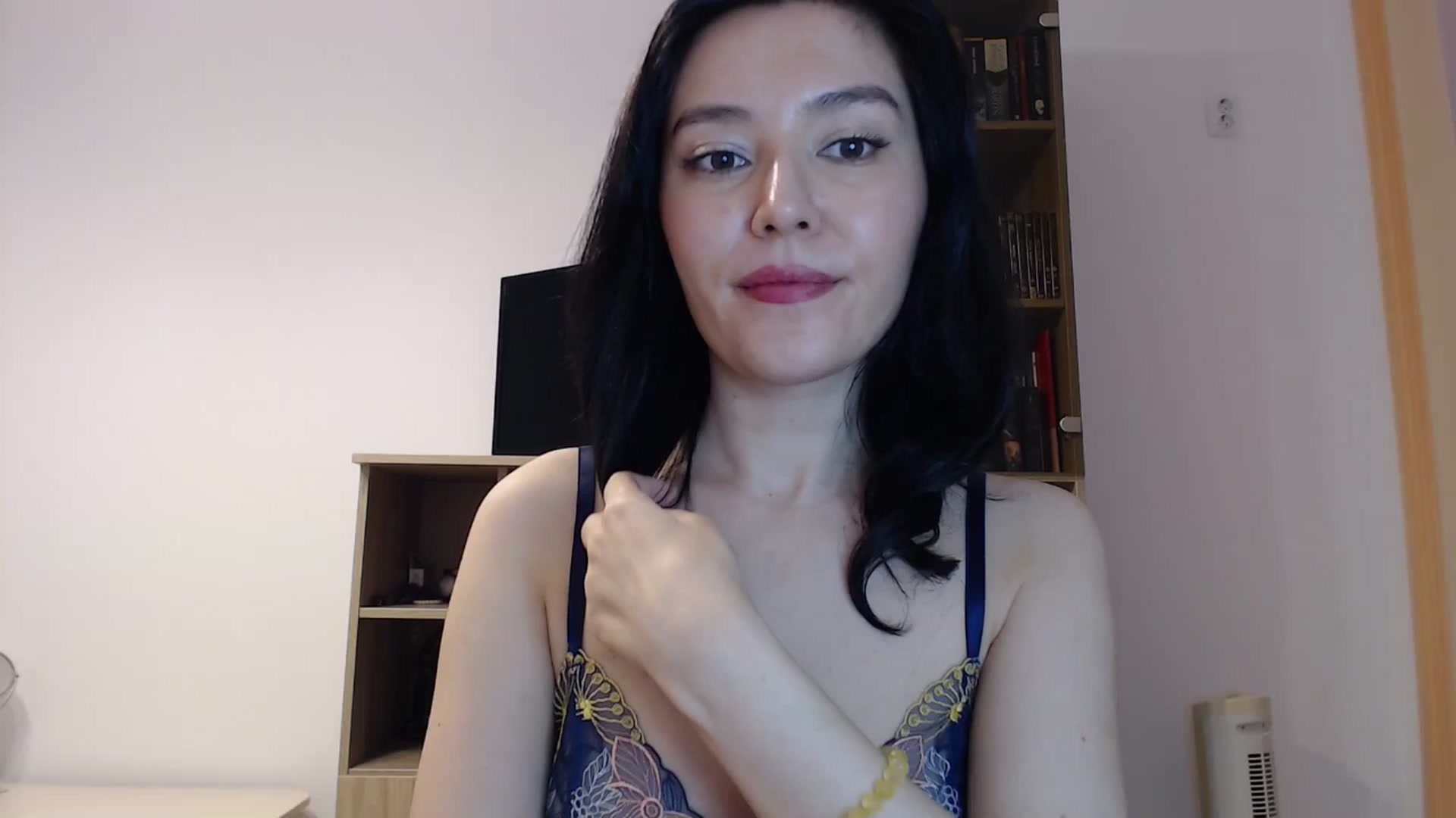 Gallery image thumbnail from SailorJupitr's myfreecams stream on, 12/18/2024, 21:58 image 1 of 20