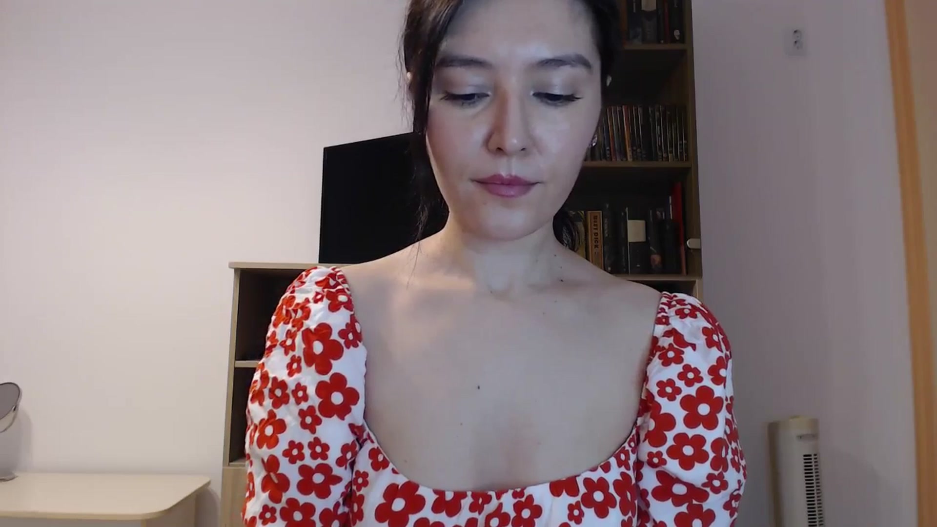 Gallery image thumbnail from SailorJupitr's myfreecams stream on, 12/22/2024, 22:39 image 8 of 20