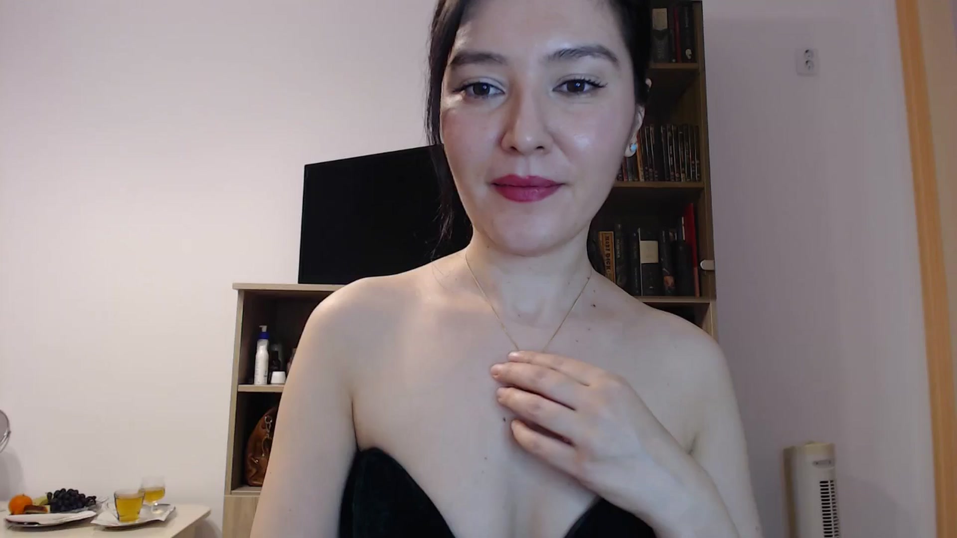 Gallery image thumbnail from SailorJupitr's myfreecams stream on, 12/31/2024, 20:53 image 15 of 20