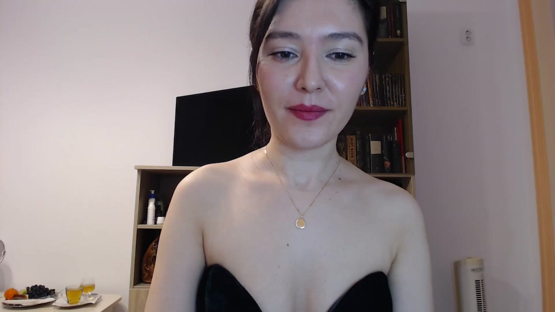 Gallery image thumbnail from SailorJupitr's myfreecams stream on, 12/31/2024, 20:53 image 11 of 20