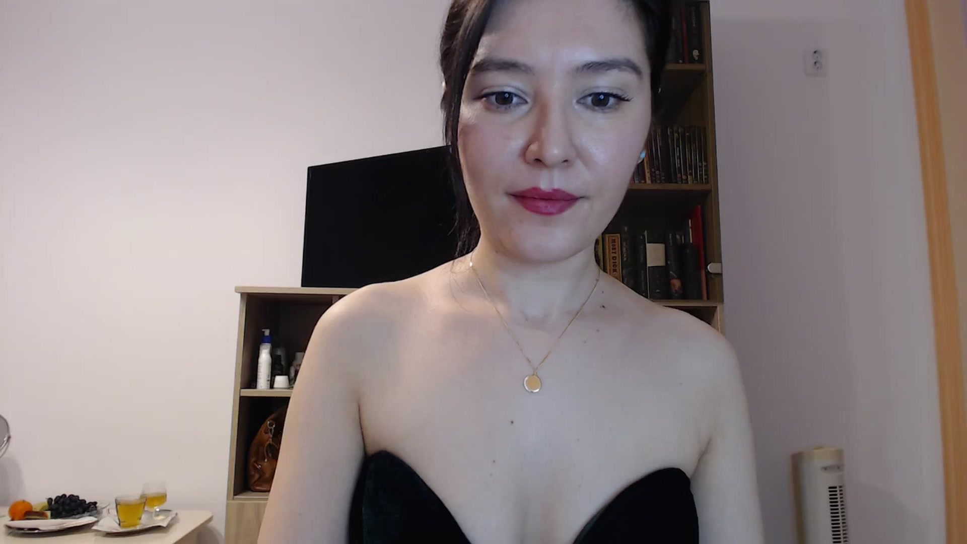 Gallery image thumbnail from SailorJupitr's myfreecams stream on, 12/31/2024, 20:53 image 18 of 20