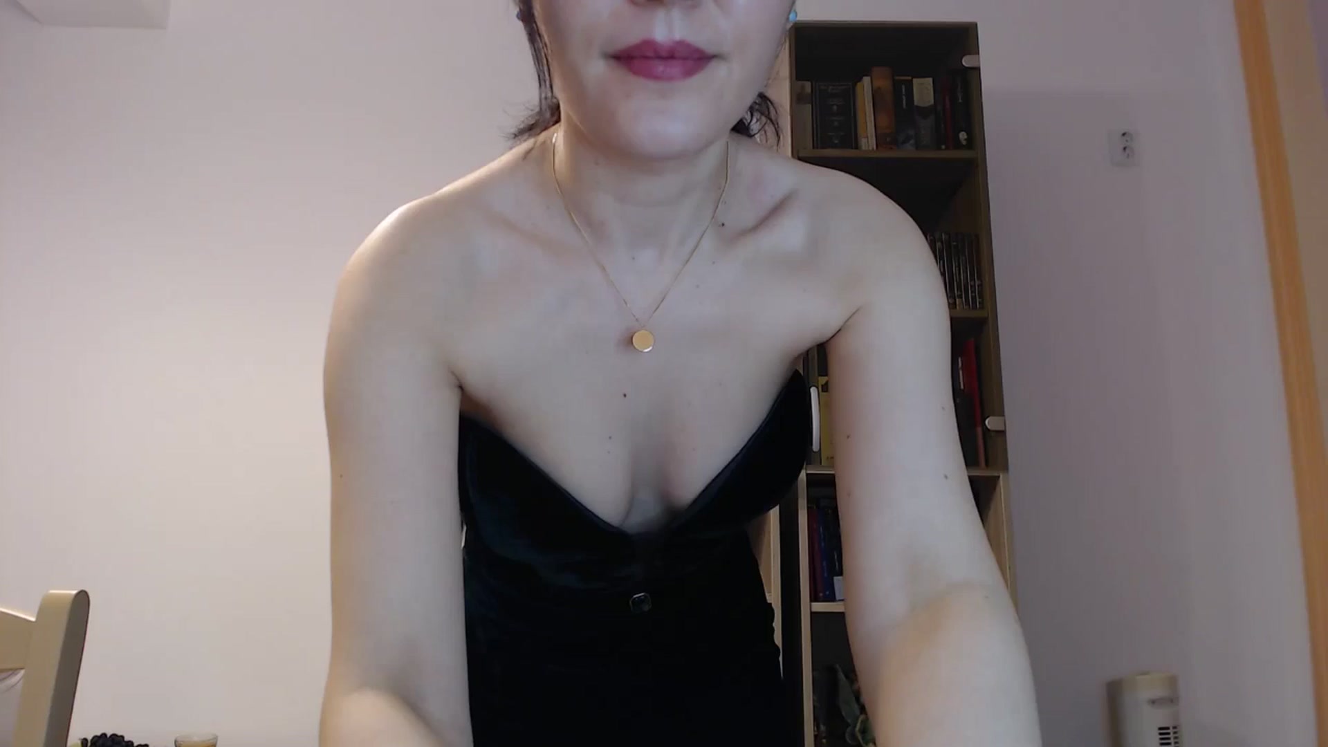 Gallery image thumbnail from SailorJupitr's myfreecams stream on, 12/31/2024, 21:45 image 3 of 20