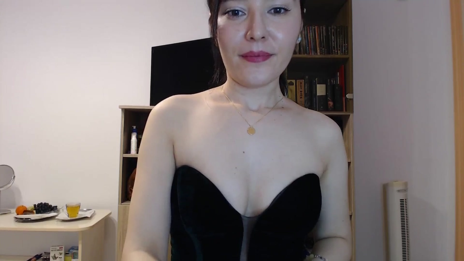 Gallery image thumbnail from SailorJupitr's myfreecams stream on, 12/31/2024, 21:45 image 7 of 20