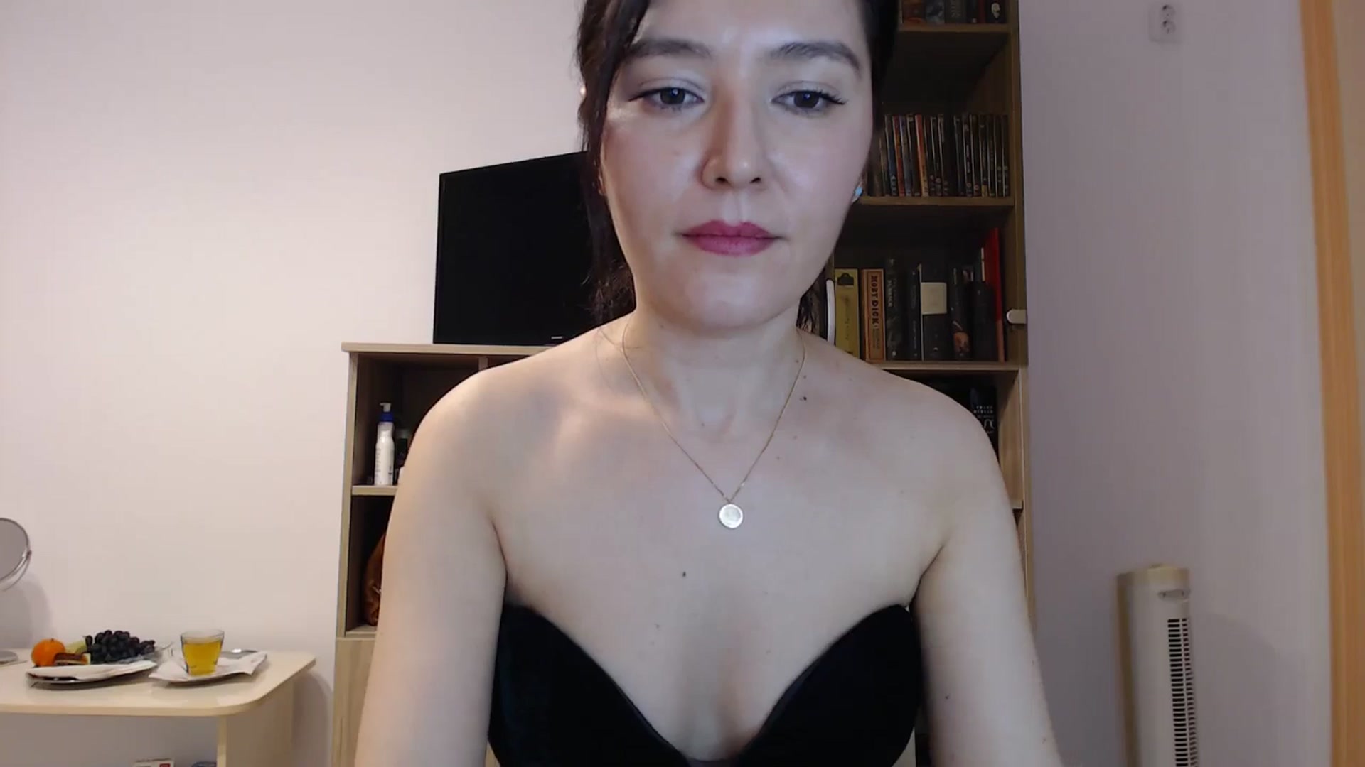 Gallery image thumbnail from SailorJupitr's myfreecams stream on, 12/31/2024, 22:08 image 18 of 20
