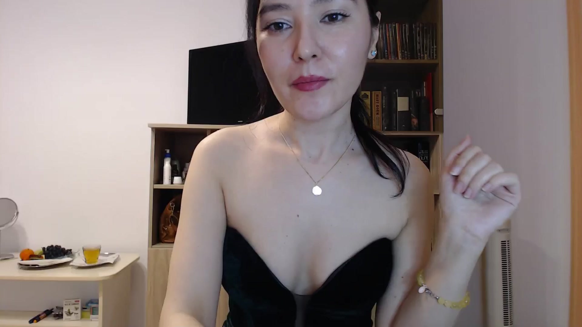 Gallery image thumbnail from SailorJupitr's myfreecams stream on, 12/31/2024, 22:08 image 4 of 20