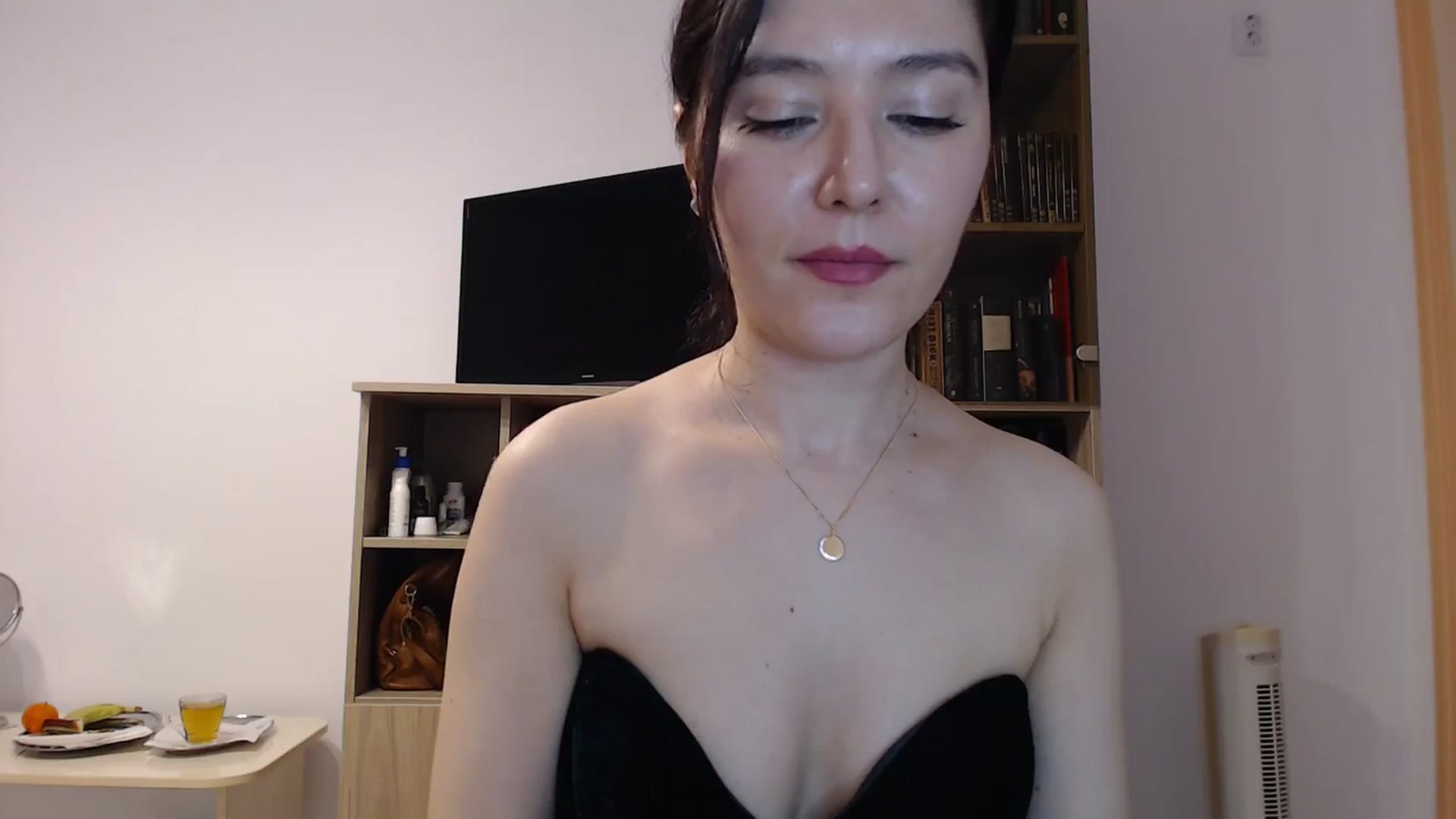 Gallery image thumbnail from SailorJupitr's myfreecams stream on, 12/31/2024, 23:17 image 11 of 20