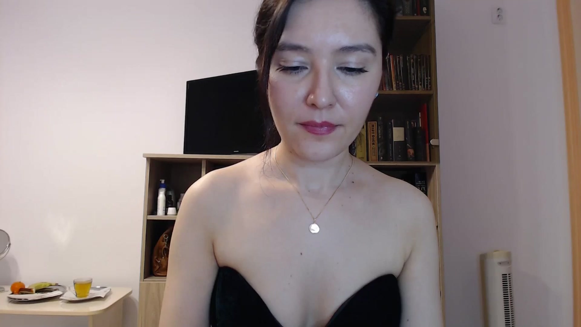 Gallery image thumbnail from SailorJupitr's myfreecams stream on, 12/31/2024, 23:17 image 8 of 20