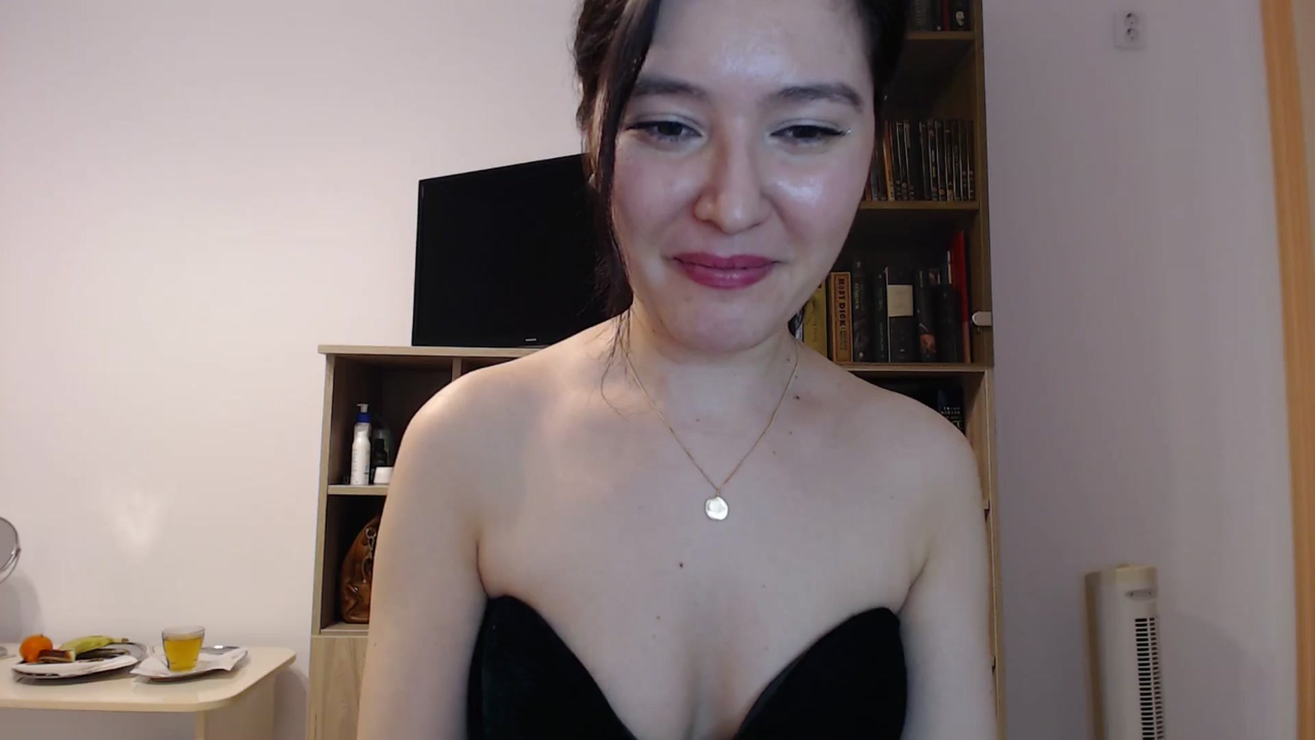 Gallery image thumbnail from SailorJupitr's myfreecams stream on, 12/31/2024, 23:17 image 13 of 20