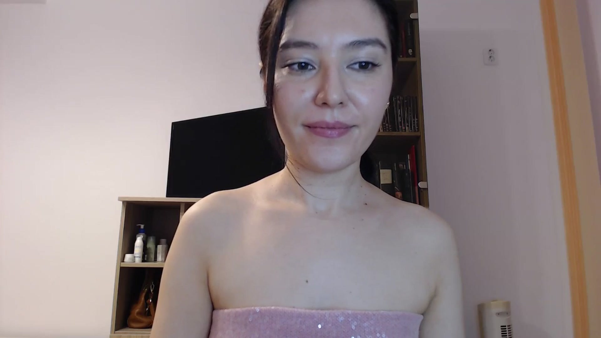 Gallery image thumbnail from SailorJupitr's myfreecams stream on, 01/03/2025, 19:31 image 2 of 20