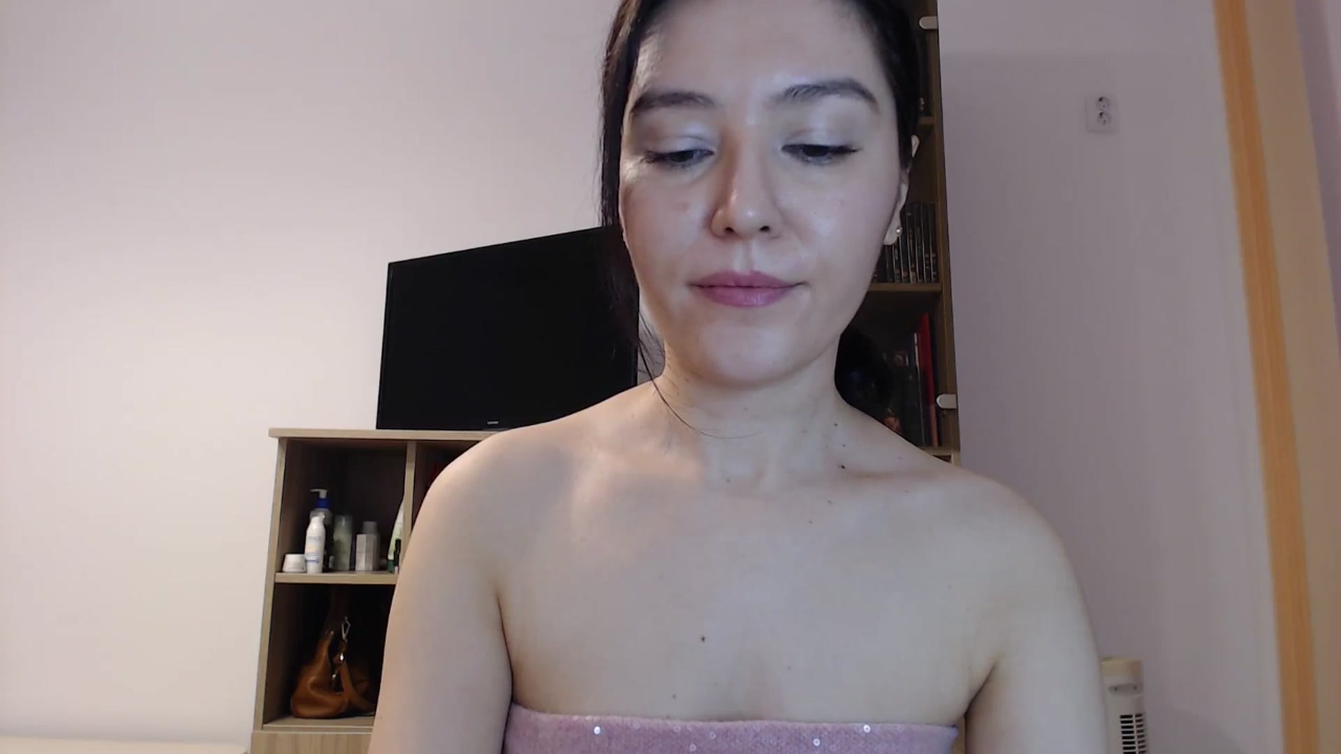 Gallery image thumbnail from SailorJupitr's myfreecams stream on, 01/03/2025, 19:31 image 16 of 20