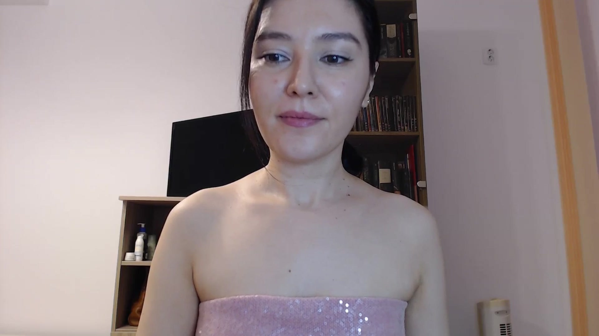 Gallery image thumbnail from SailorJupitr's myfreecams stream on, 01/03/2025, 19:31 image 5 of 20
