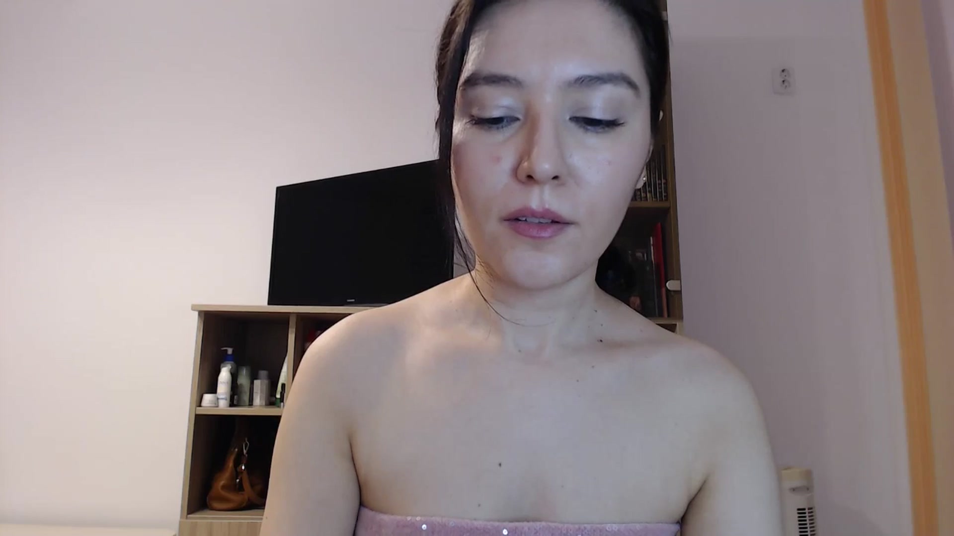 Gallery image thumbnail from SailorJupitr's myfreecams stream on, 01/03/2025, 19:31 image 17 of 20