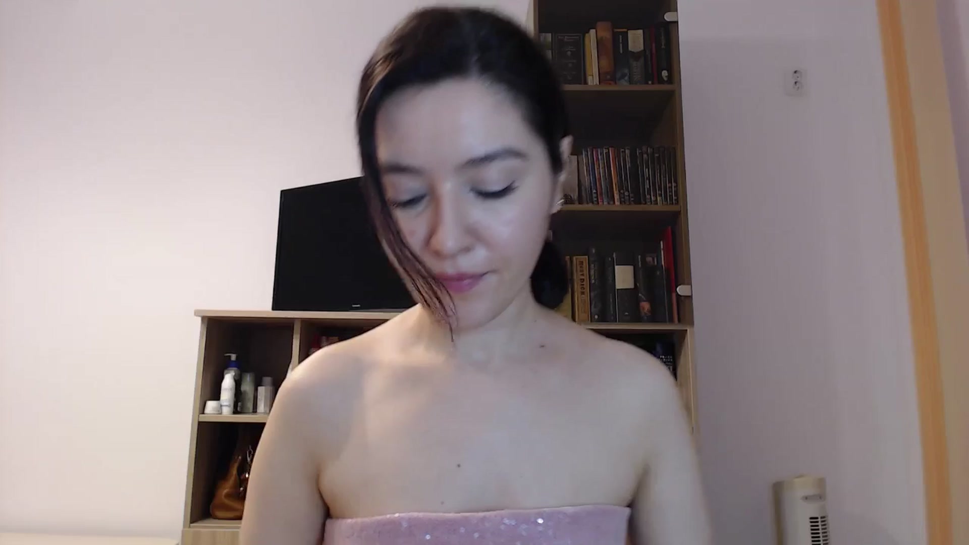 Gallery image thumbnail from SailorJupitr's myfreecams stream on, 01/03/2025, 19:31 image 20 of 20