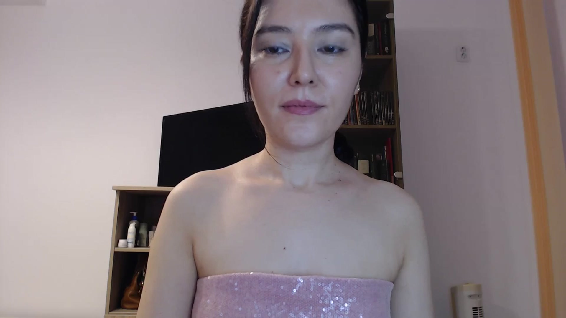 Gallery image thumbnail from SailorJupitr's myfreecams stream on, 01/03/2025, 19:31 image 13 of 20