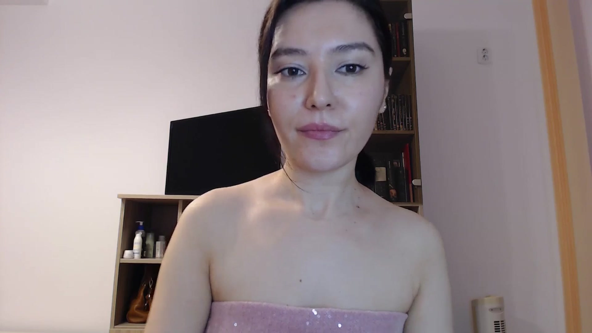 Gallery image thumbnail from SailorJupitr's myfreecams stream on, 01/03/2025, 19:31 image 4 of 20