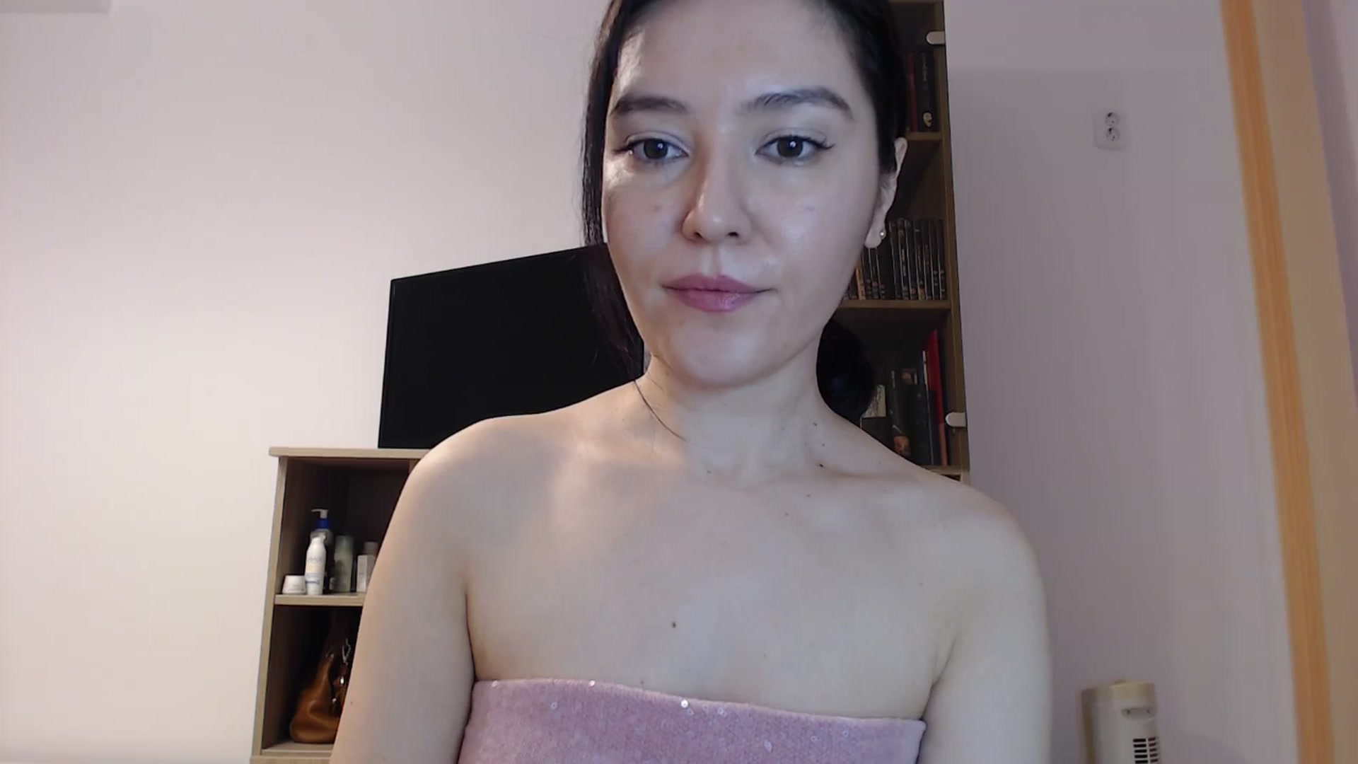 Gallery image thumbnail from SailorJupitr's myfreecams stream on, 01/03/2025, 19:31 image 12 of 20