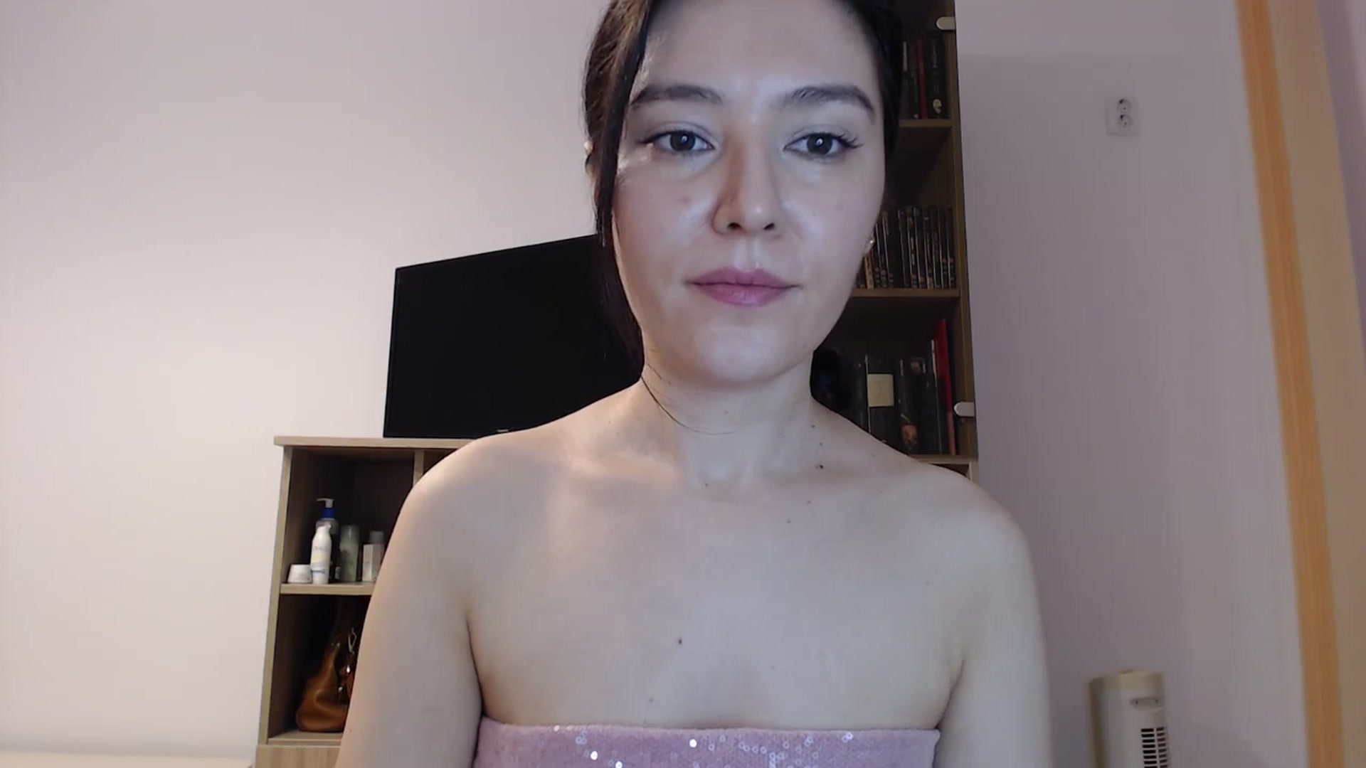 Gallery image thumbnail from SailorJupitr's myfreecams stream on, 01/03/2025, 19:31 image 18 of 20
