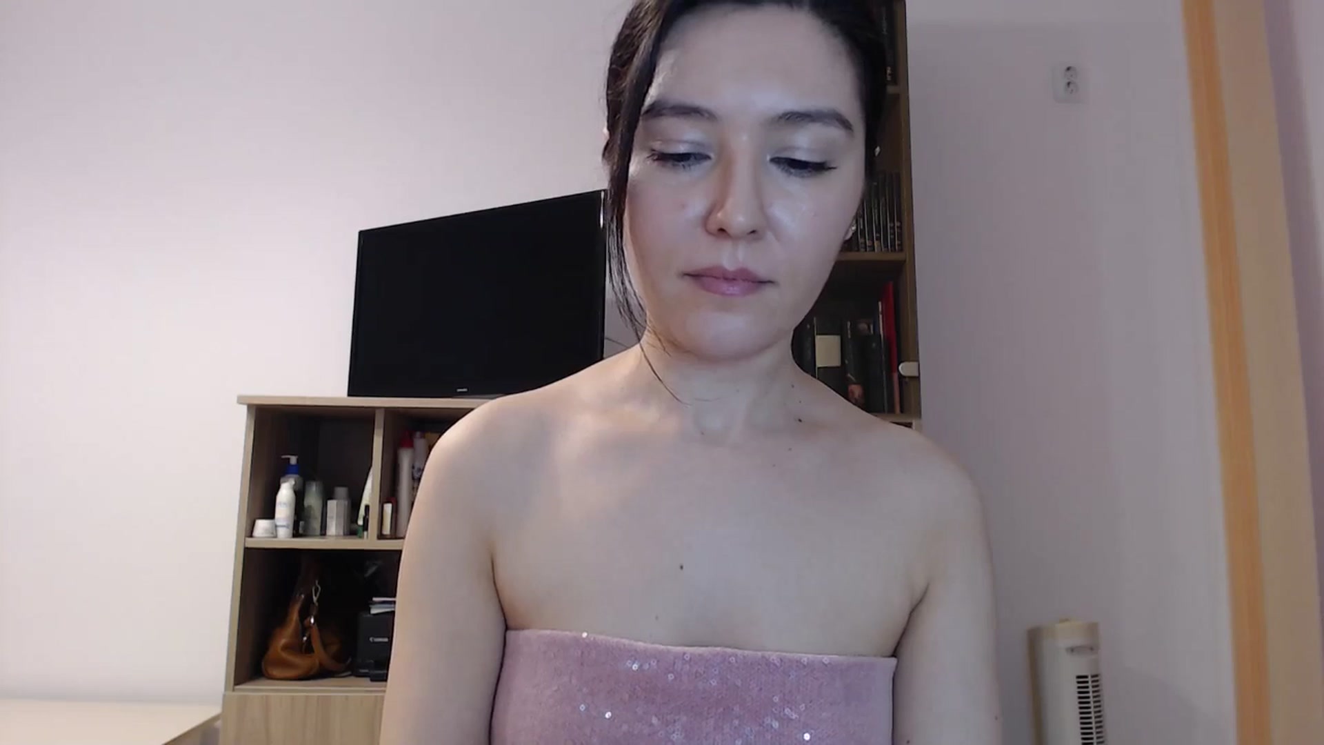 Gallery image thumbnail from SailorJupitr's myfreecams stream on, 01/03/2025, 21:23 image 14 of 20