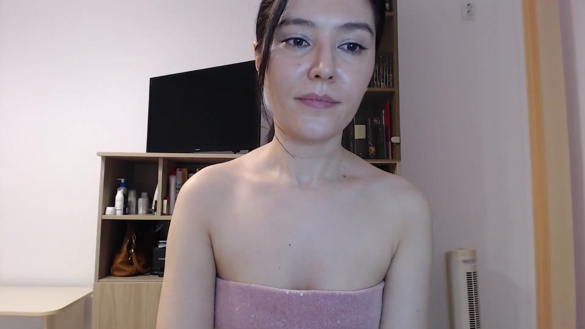 Gallery image thumbnail from SailorJupitr's myfreecams stream on, 01/03/2025, 21:23 image 3 of 20