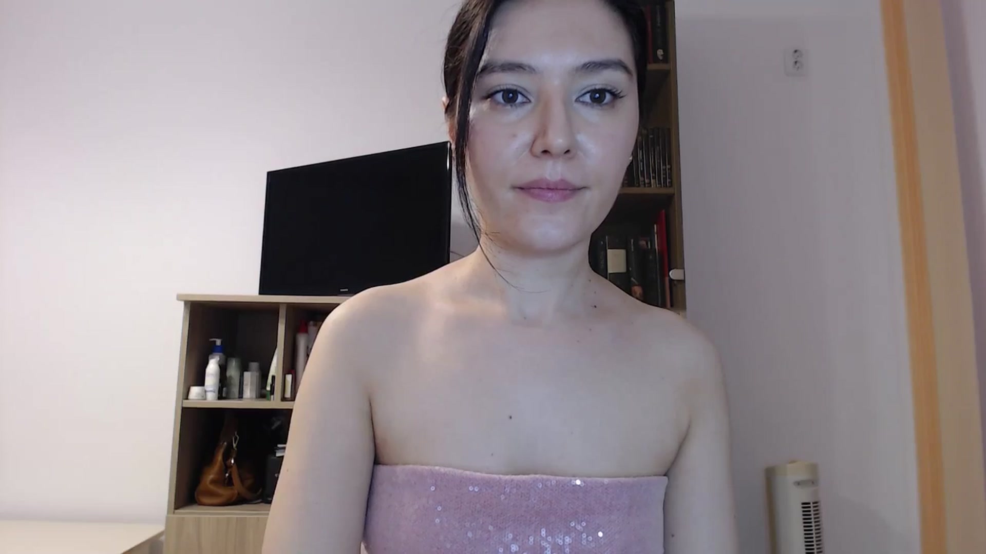 Gallery image thumbnail from SailorJupitr's myfreecams stream on, 01/03/2025, 21:23 image 12 of 20