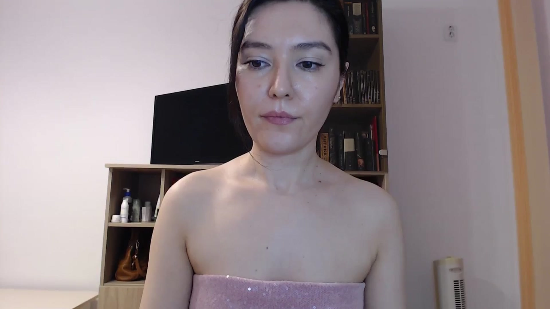 Gallery image thumbnail from SailorJupitr's myfreecams stream on, 01/03/2025, 21:23 image 19 of 20